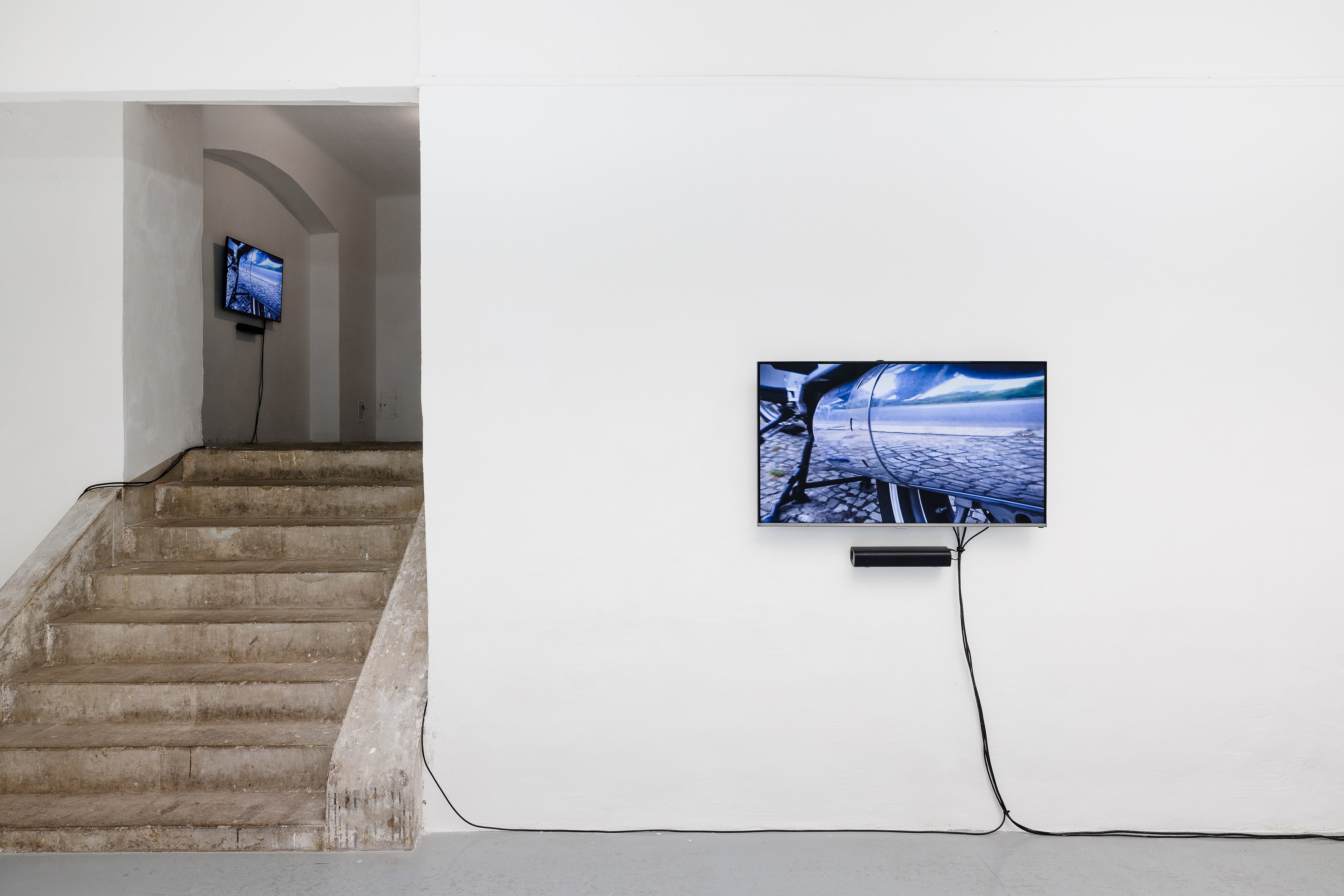 Installation view, The Invisible Hand (2025), Images courtesy of the artists and GIANNI MANHATTAN. Photos by kunstdokumentation.com
