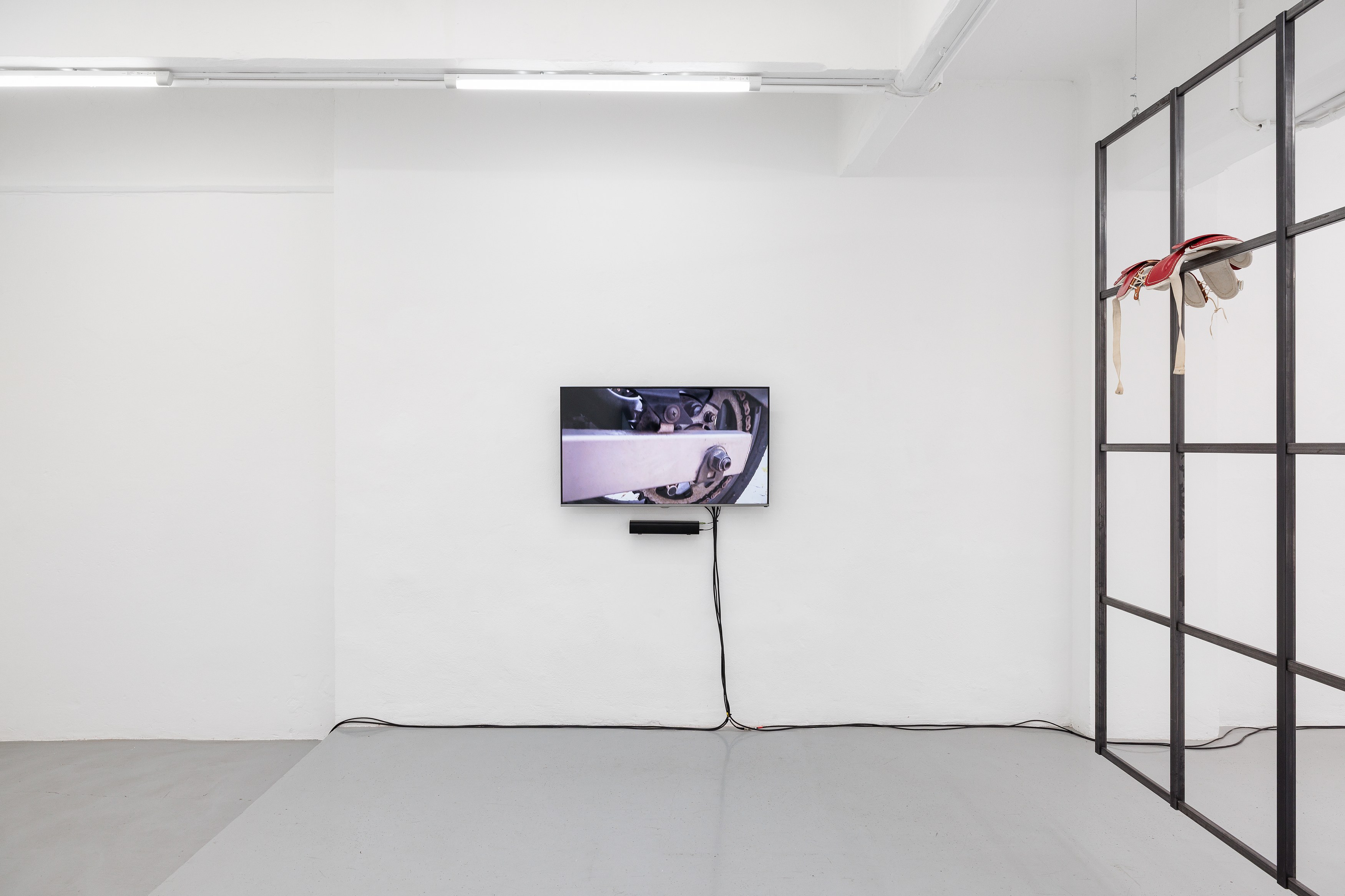 Installation view, The Invisible Hand (2025), Images courtesy of the artists and GIANNI MANHATTAN. Photos by kunstdokumentation.com