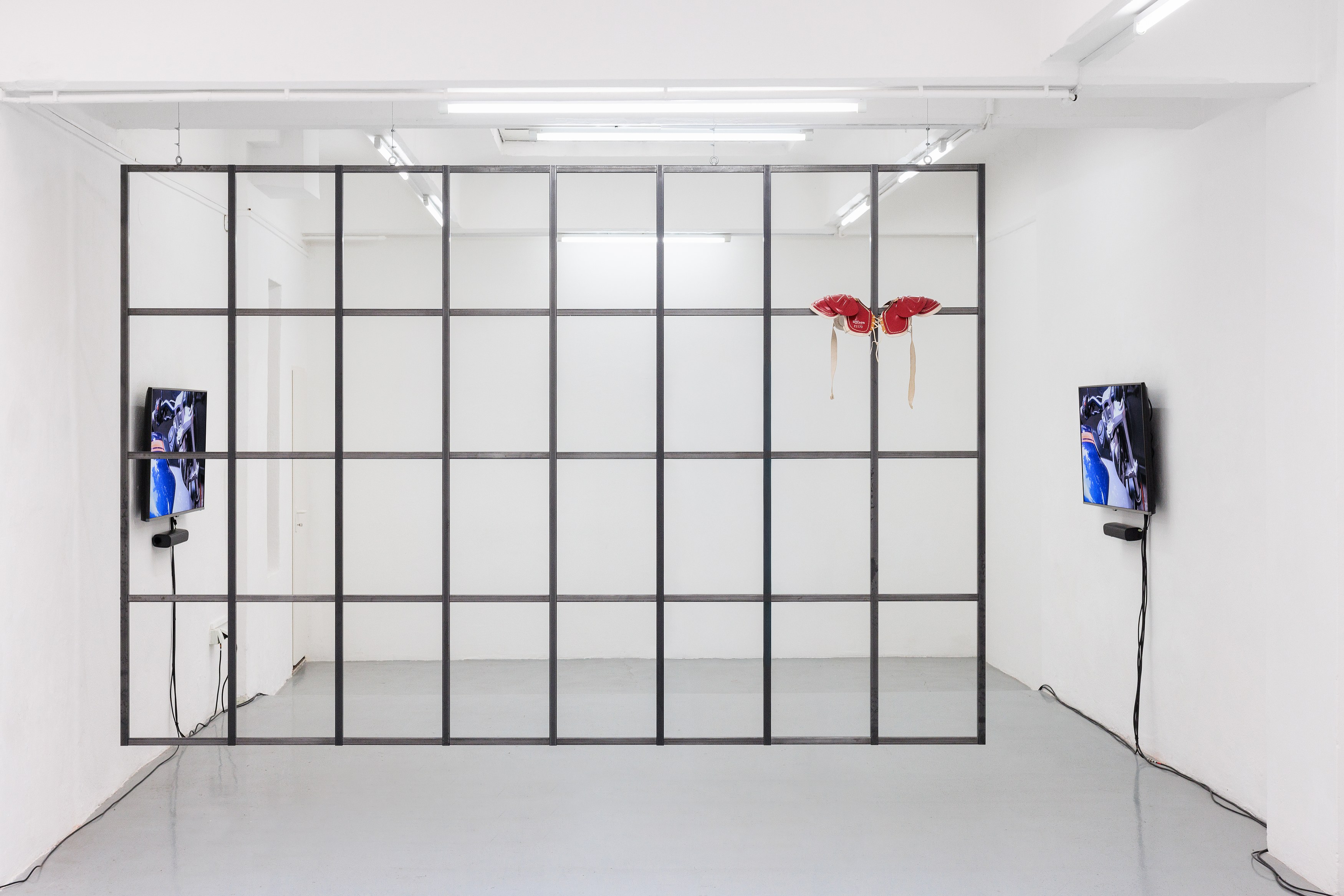 Installation view, The Invisible Hand (2025), Images courtesy of the artists and GIANNI MANHATTAN. Photos by kunstdokumentation.com