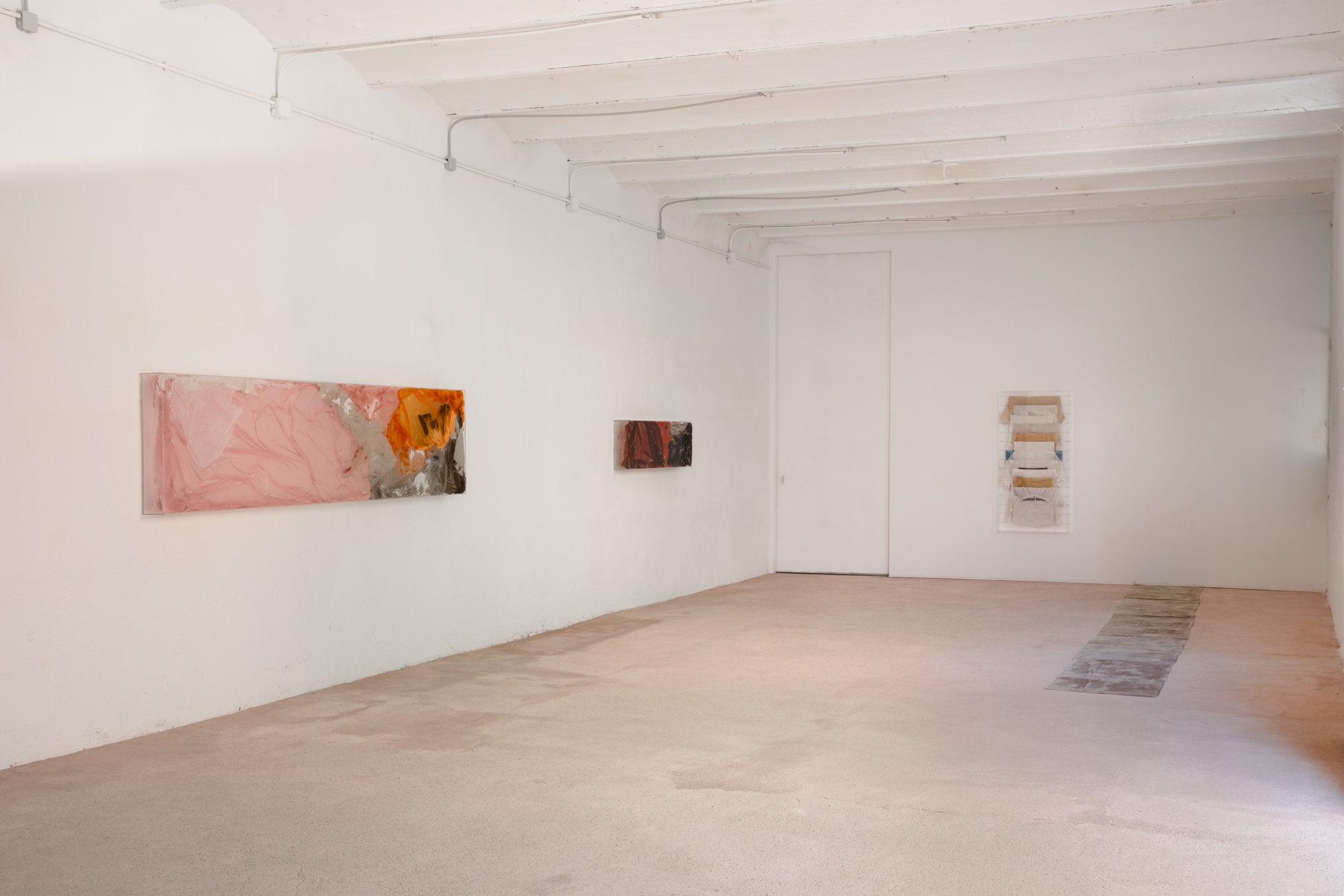 Installation View, Timelines (o cortes transversales del tiempo) (2025), courtesy of the artist and Belmonte.