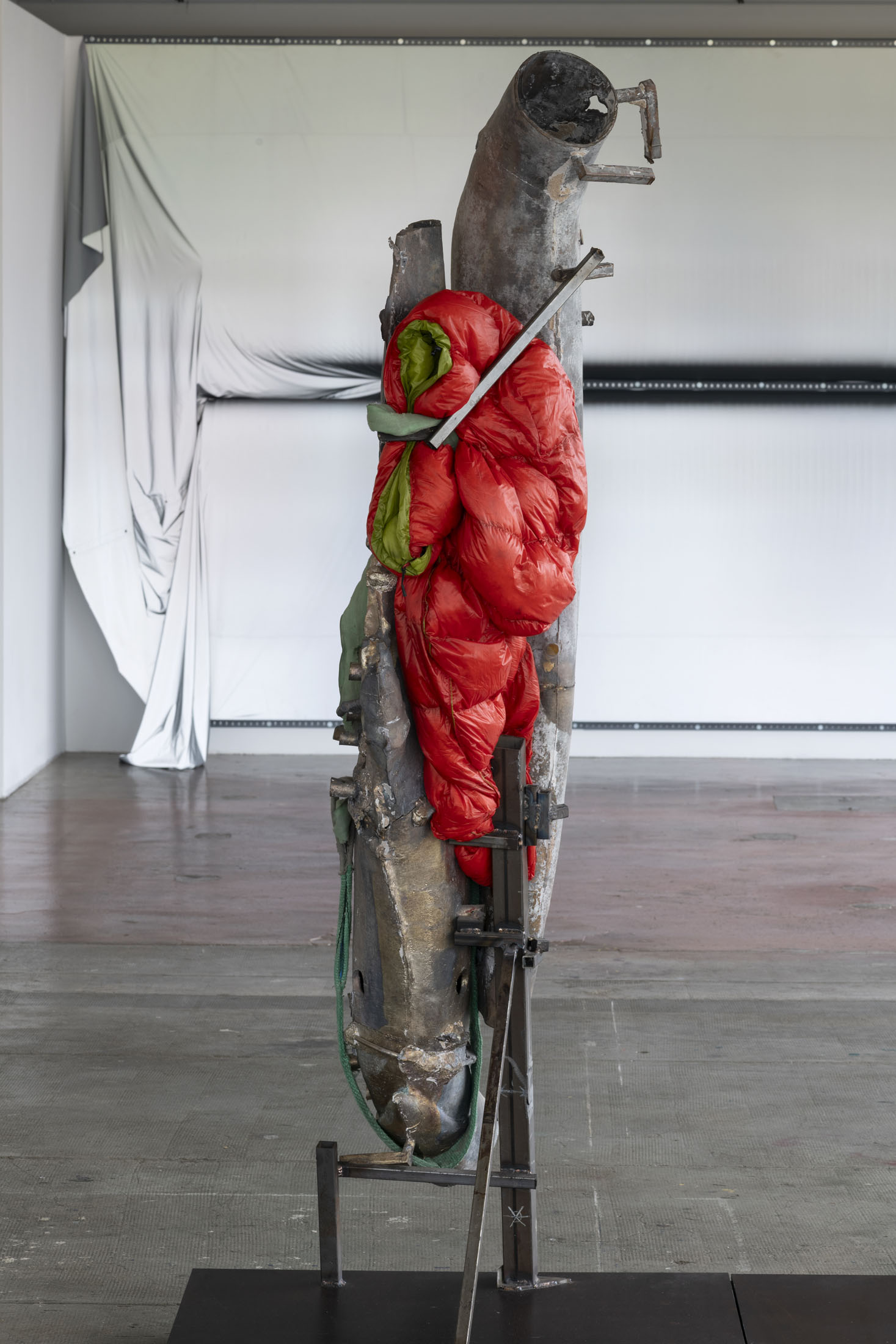 Installation View, ROSE TRRACTION (2025). Photos: ©Marc Domage, courtesy of the artist and Le Crédac