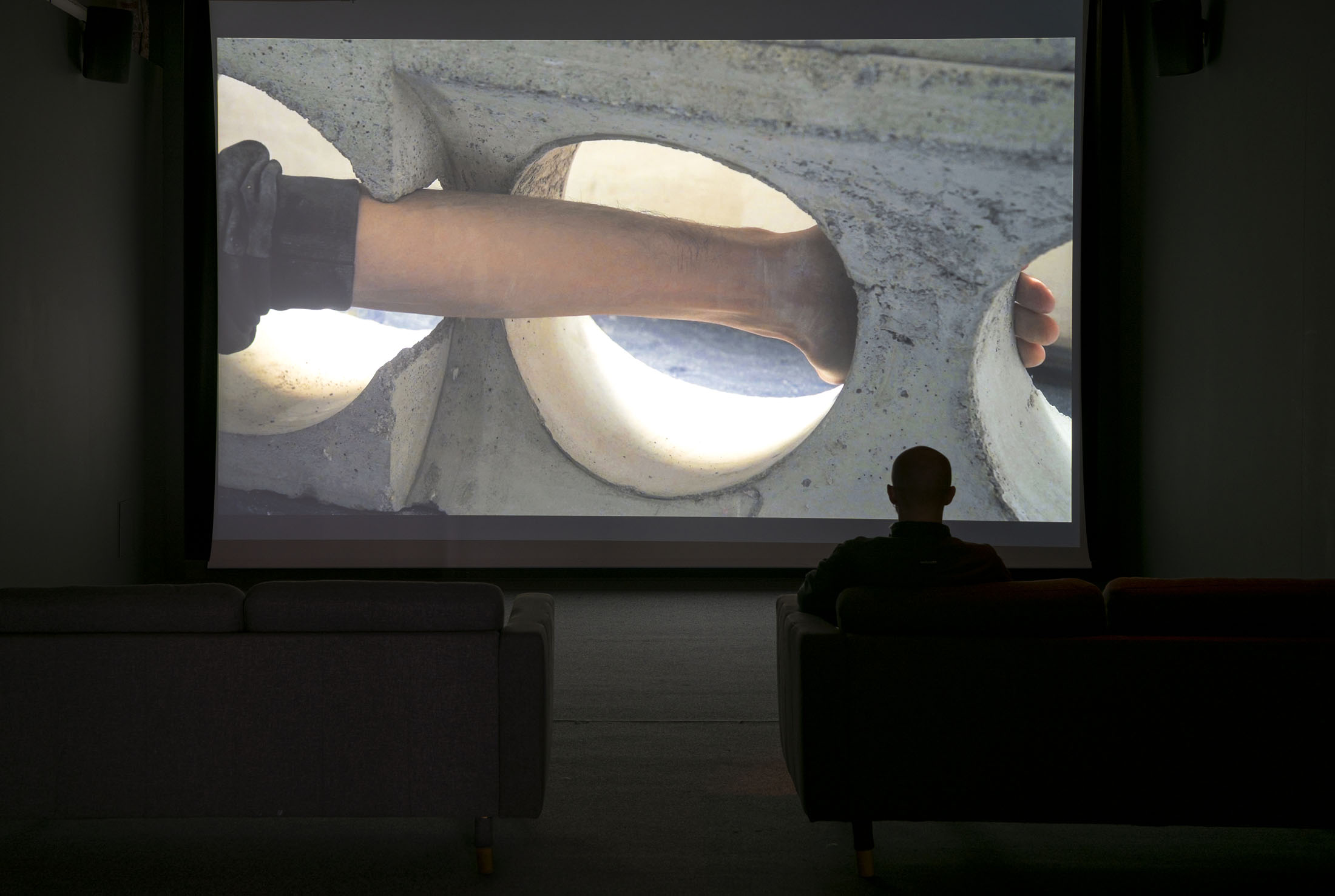 Installation View, ROSE TRRACTION (2025). Photos: ©Marc Domage, courtesy of the artist and Le Crédac