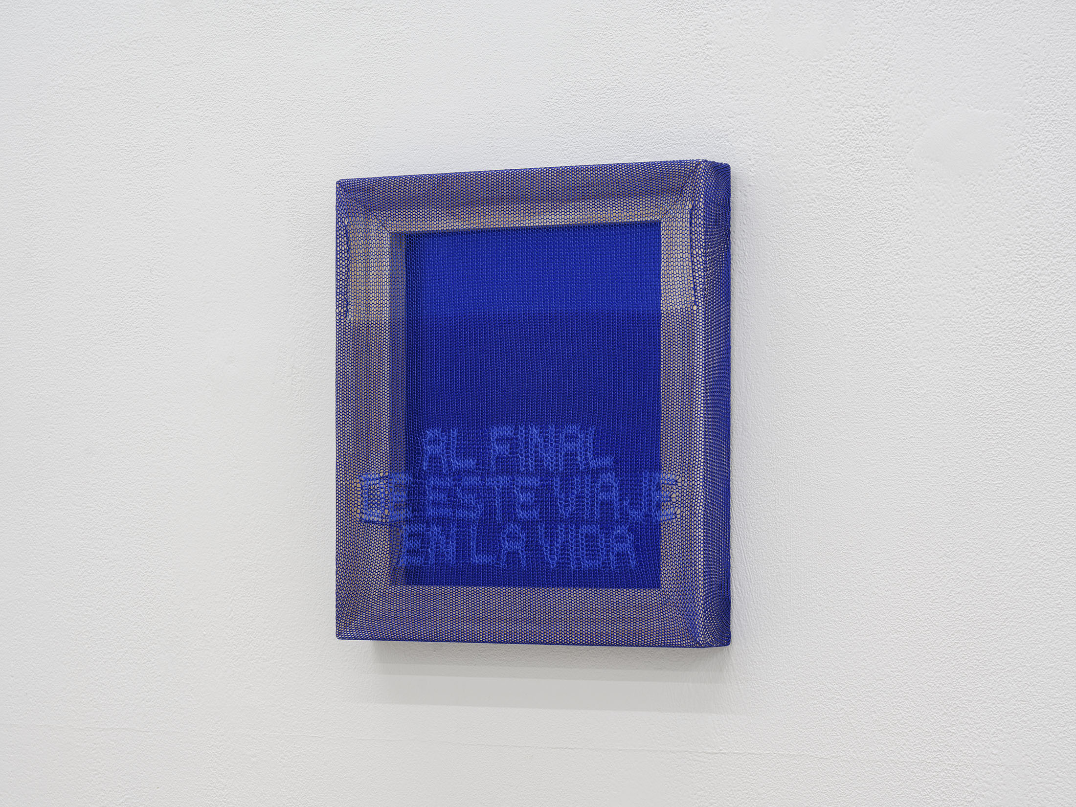 Patrick Carroll, Al Final de Este Viaje en la Vida, Silk, wool, foil paper, wood, staples, 25.5x28x4cm. Courtesy of the artist and Bio Gallery.