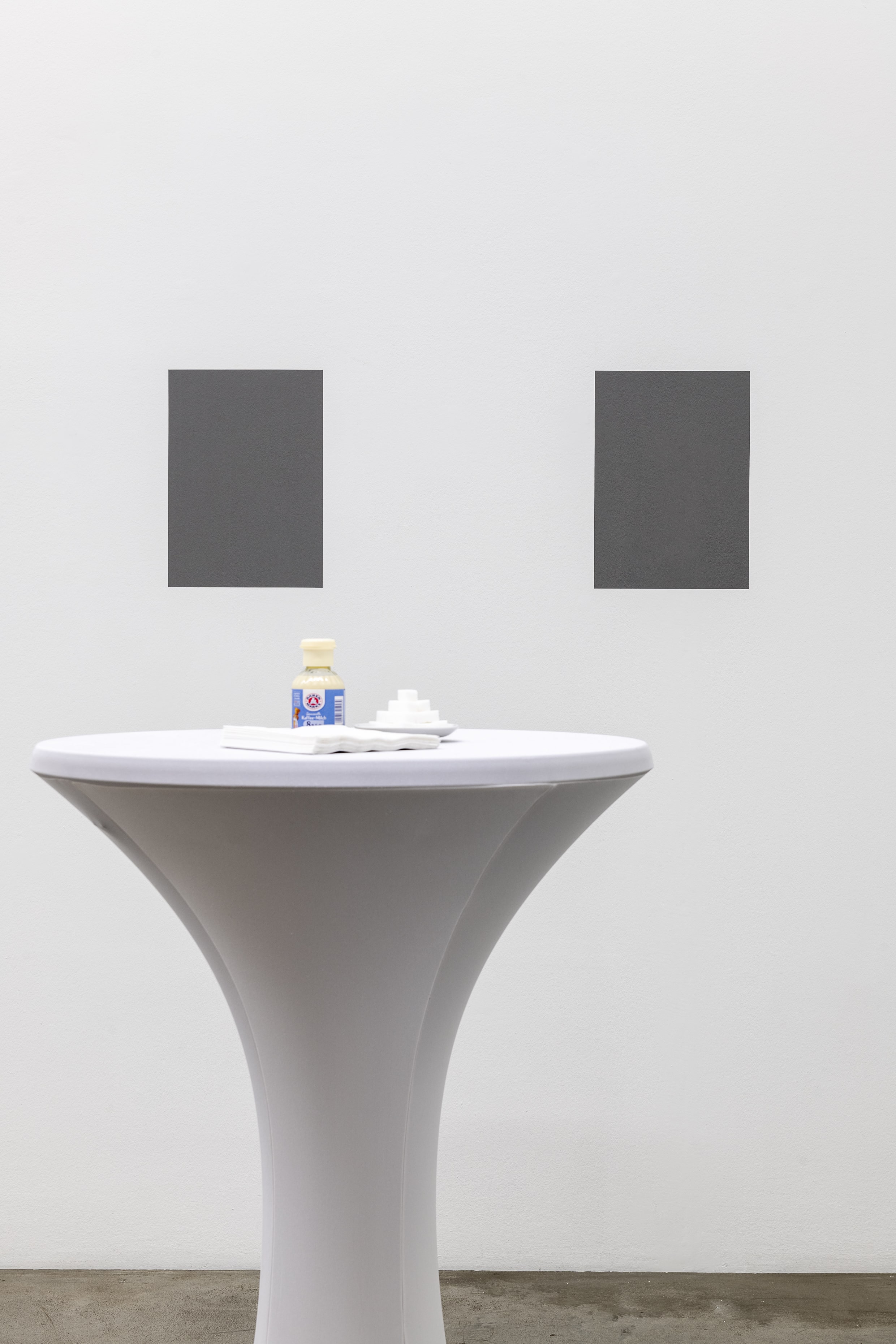 Manfred Pernice, estrel-docx, 22.11.2025 - 24.01.2026. Courtesy the artist and Galerie Neu, Berlin. Photographed by Stefan Korte.