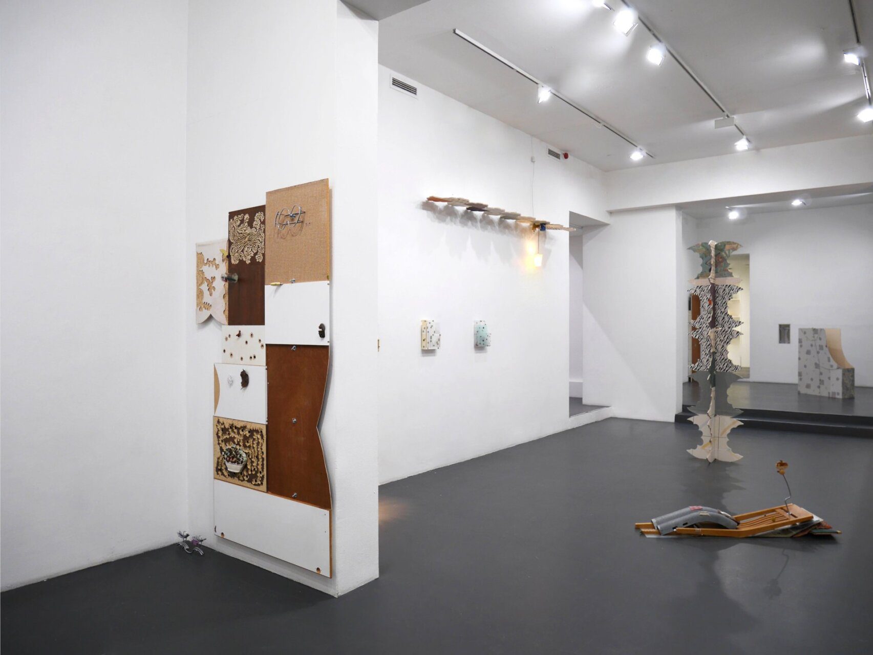 Exhibition view. dylan ray arnold: Ageing etc. feelings, 2025. Photography by: Aukusti Heinonen. Courtesy of Sculptor Gallery.