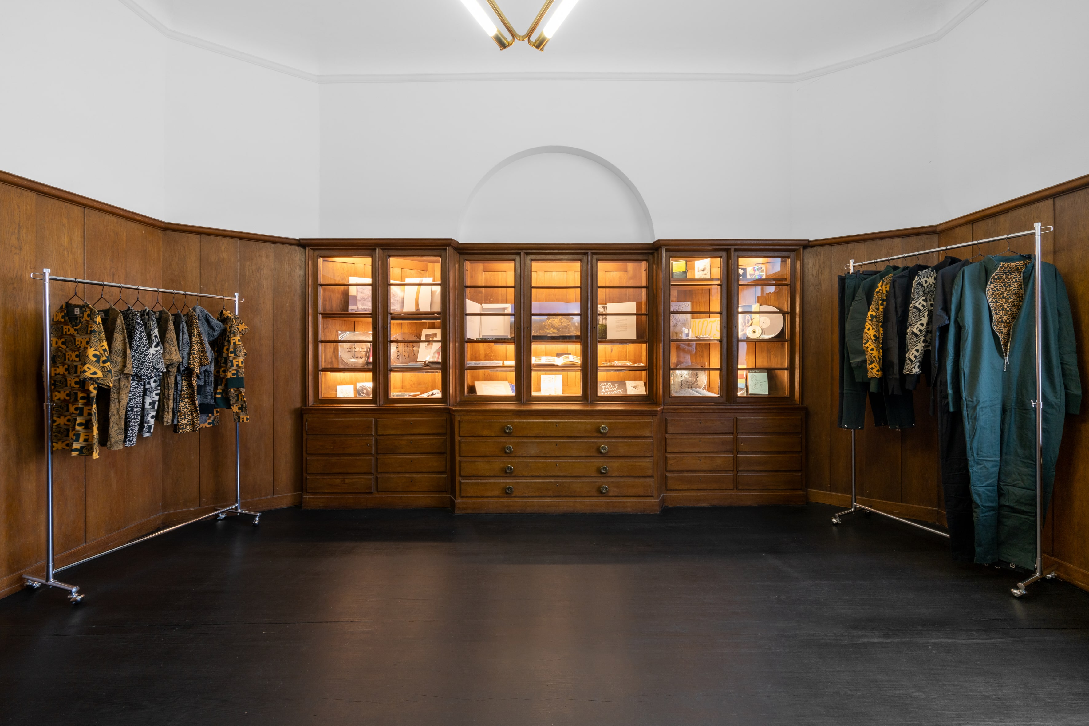 Installation view, Portals, 2025, courtesy of the artist and Galerie Isabella Bortolozzi.