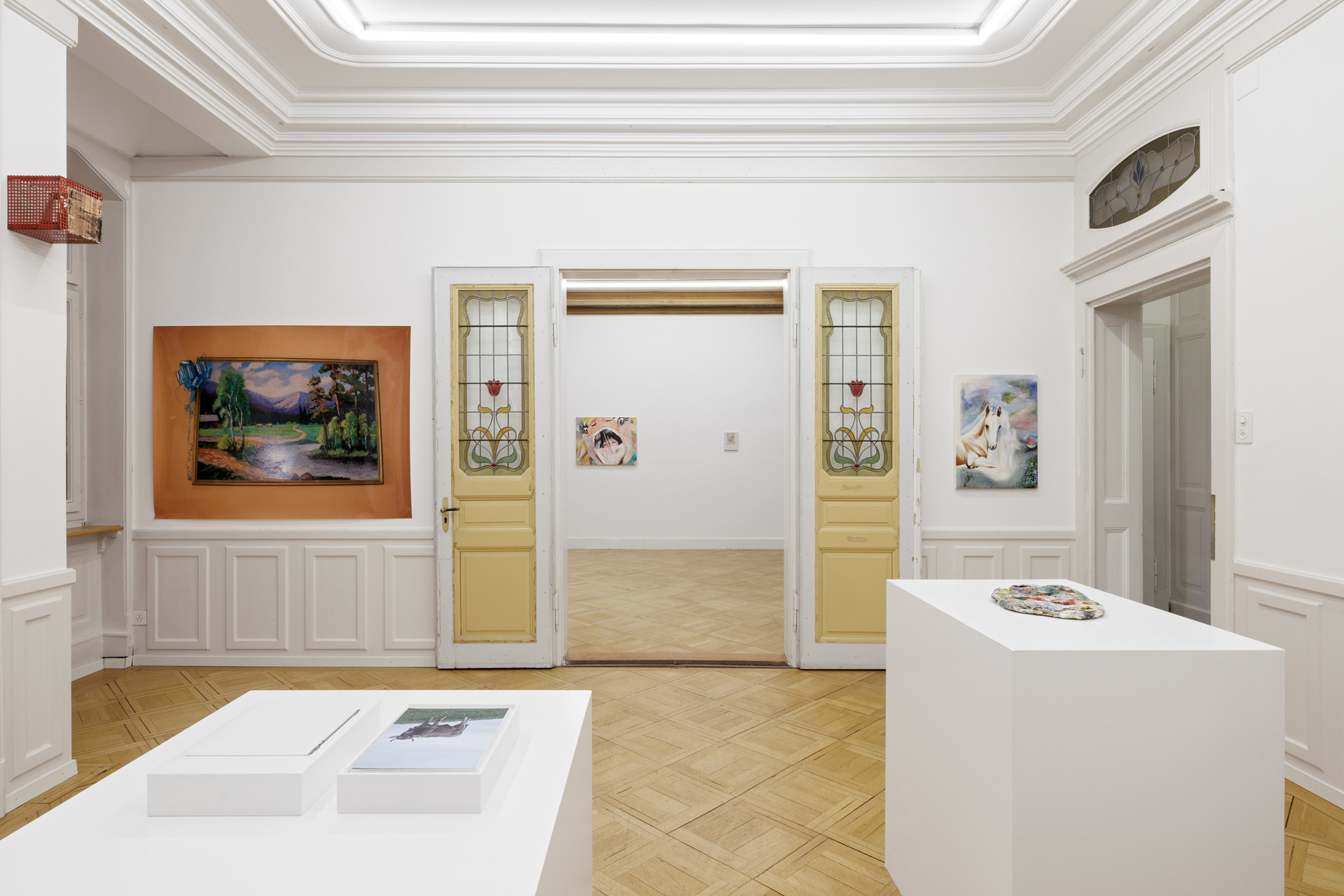 Installation view, Kühe und Pferde, 2025-2026, courtesy of the artists and Galerie Oskar Weiss.