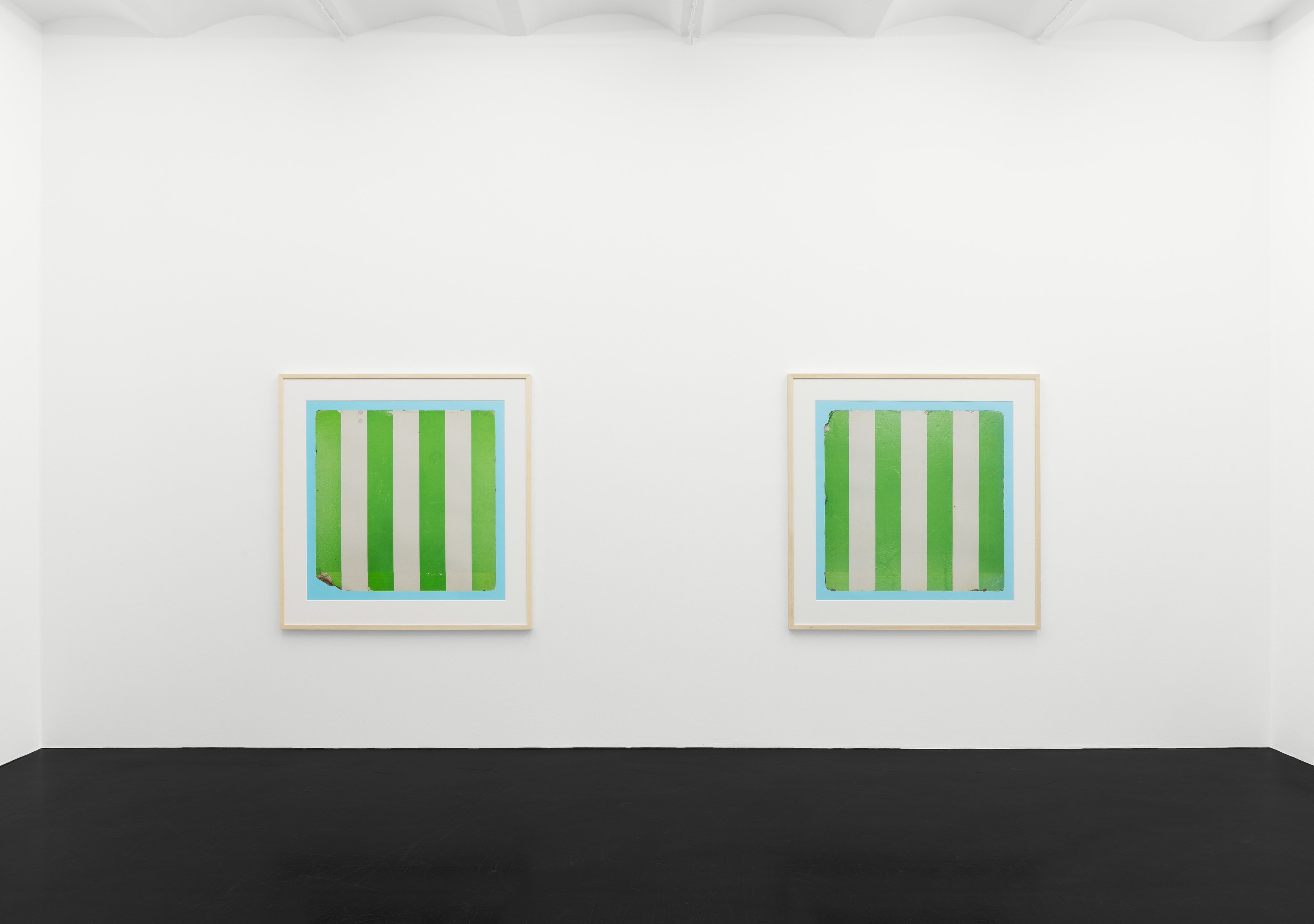 Larry Johnson, Untitled (Cabana 2), 2026, archival inkjet print, 136.3 x 135 cm (framed) & Untitled (Cabana 3), 2026, archival inkjet print, 136.3 x 135 cm (framed). Installation view Galerie Buchholz, Köln 2026. Courtesy of the artist and Galerie Buchholz.