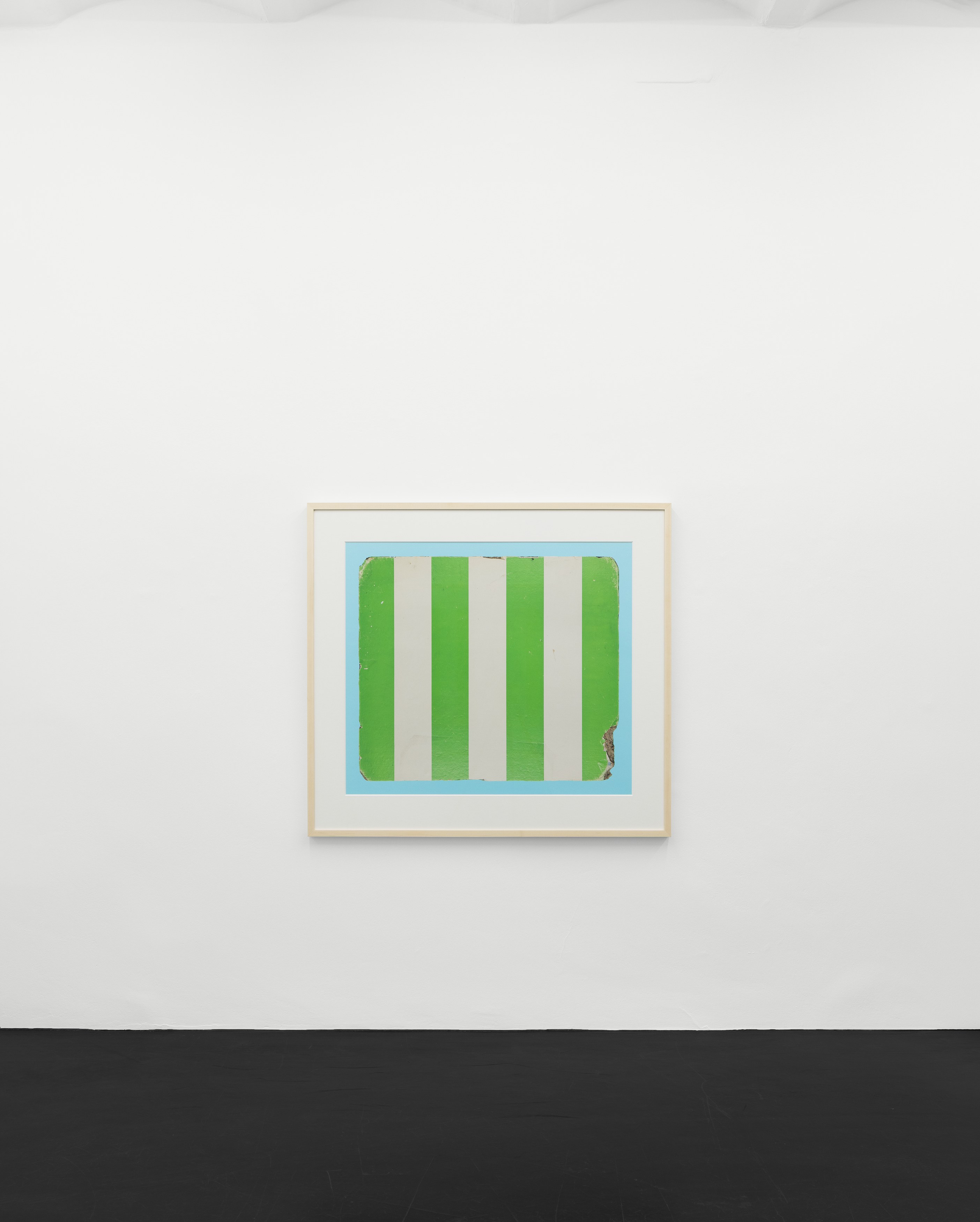 Larry Johnson, Untitled (Cabana 1), 2026, archival inkjet print, 122.8 x 135 cm (framed). Installation view Galerie Buchholz, Köln 2026. Courtesy of the artist and Galerie Buchholz.