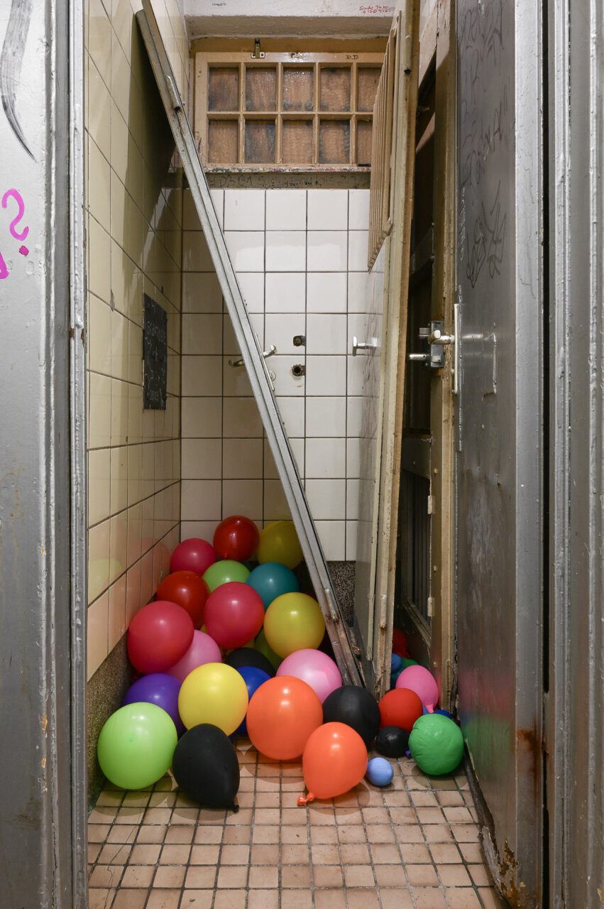 Devin T. Mays, "Held," 2023/2026, dimensions variable. CAConrad, Jan Domicz, Gina Folly, Germaine Koh, Devin T. Mays, Sean Morel (organized by u), "Brain in a Pipe" at Kaiserwache, Freiburg im Breisgau, 2026. Images courtesy of the artists and Kaiserwache. Photo: Stefan Lux.