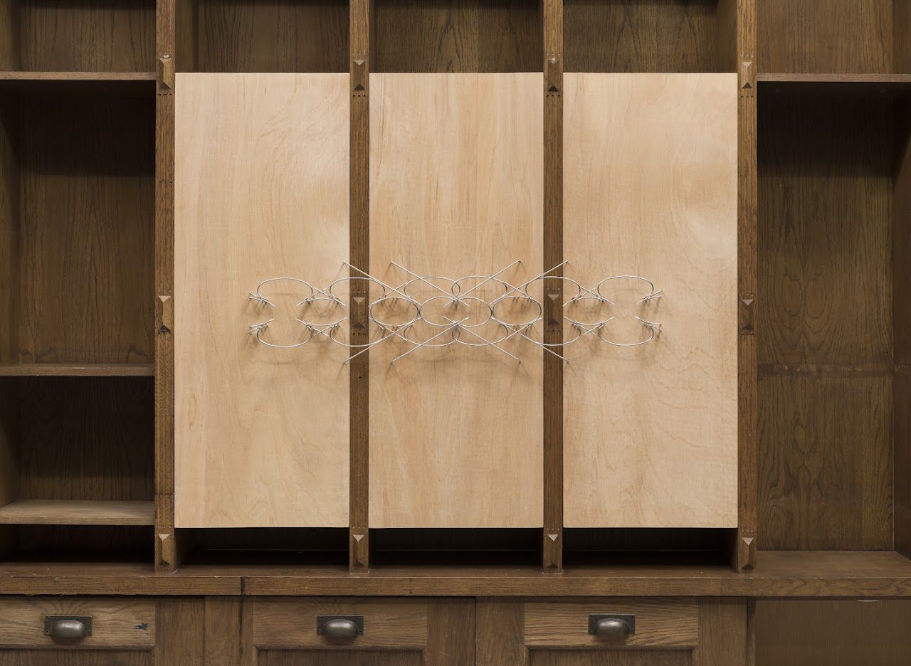 Ben Grosse-Johannboecke, An den Wassern zu Babel, 2026, Aluminium, 23 x 93cm. Courtesy of the artist and Mara Projects. Photography by: Lelenthal Art Documentation.