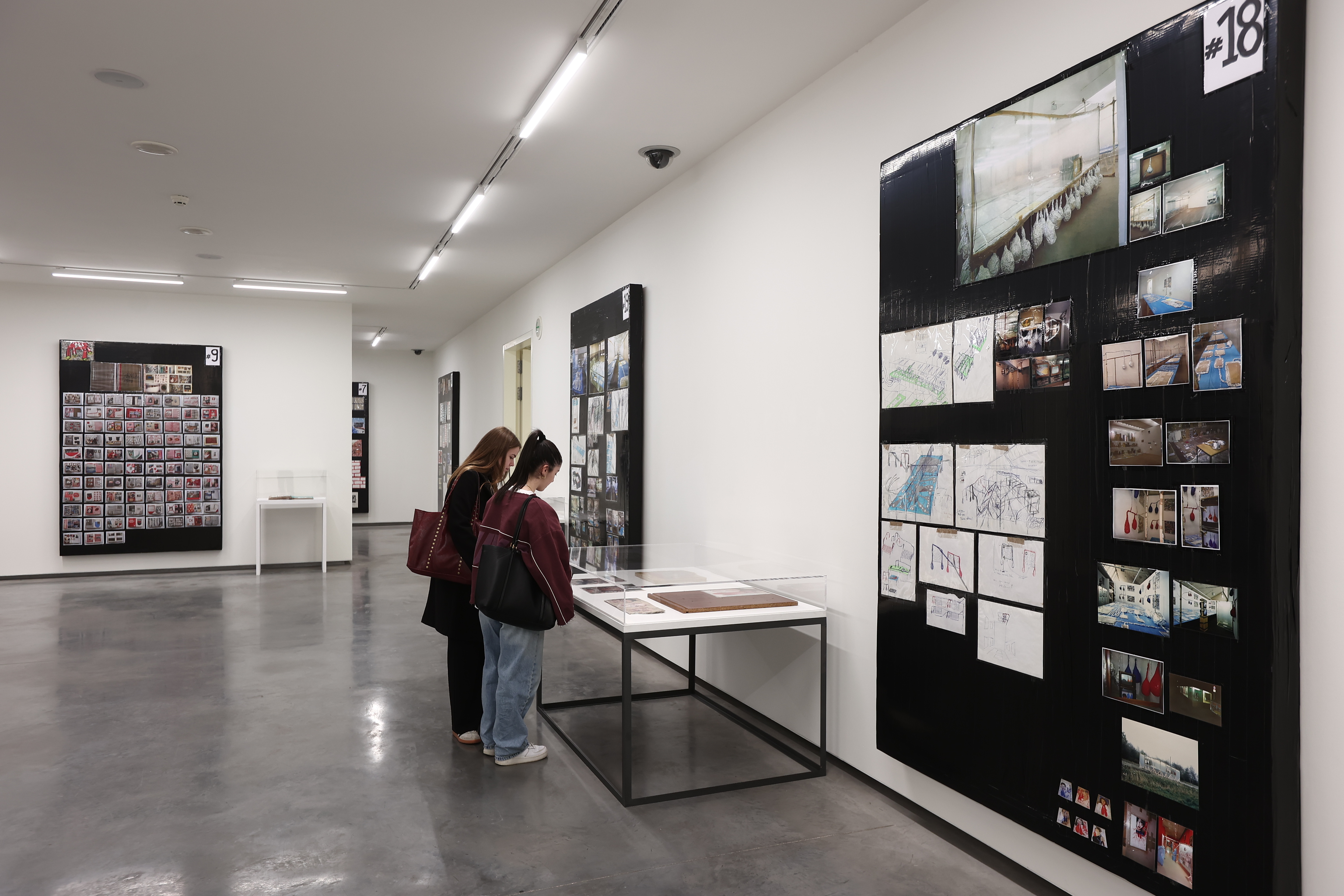 “My Atlas” (2025), Thomas Hirschhorn. Foto: Jorge Armestar/Museo Helga de Alvear
