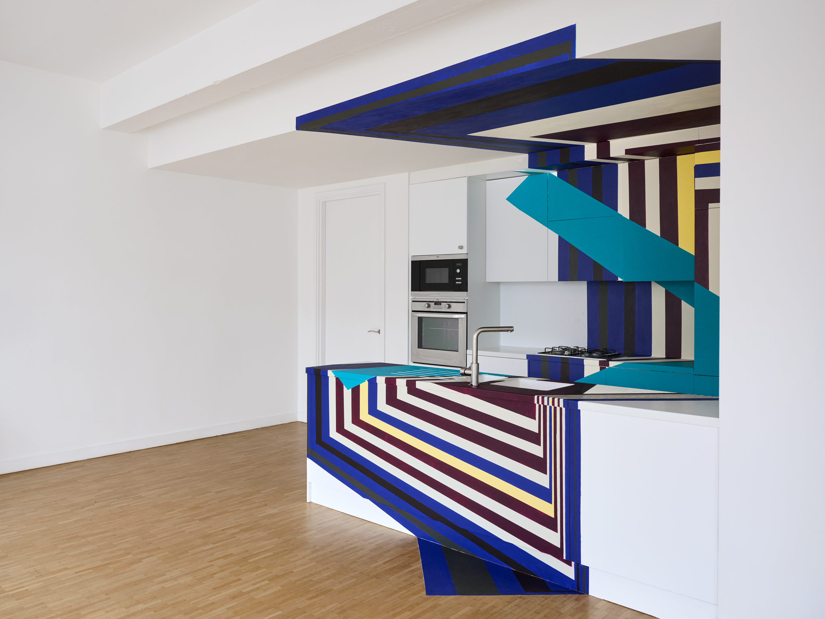 Installation view, Gretchen Lawrence & Margaret Tashkova: Construction without permanent attachment (Desire), 2026. Courtesy of the artists and Pivot.