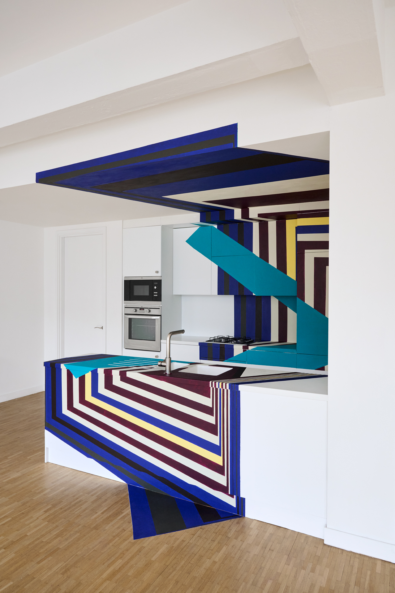 Installation view, Gretchen Lawrence & Margaret Tashkova: Construction without permanent attachment (Desire), 2026. Courtesy of the artists and Pivot.