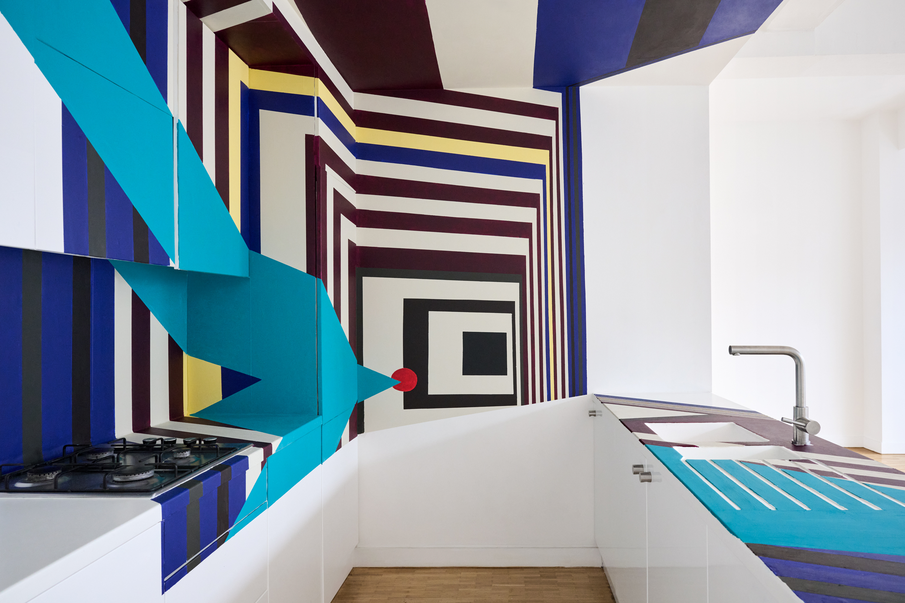 Installation view, Gretchen Lawrence & Margaret Tashkova: Construction without permanent attachment (Desire), 2026. Courtesy of the artists and Pivot.