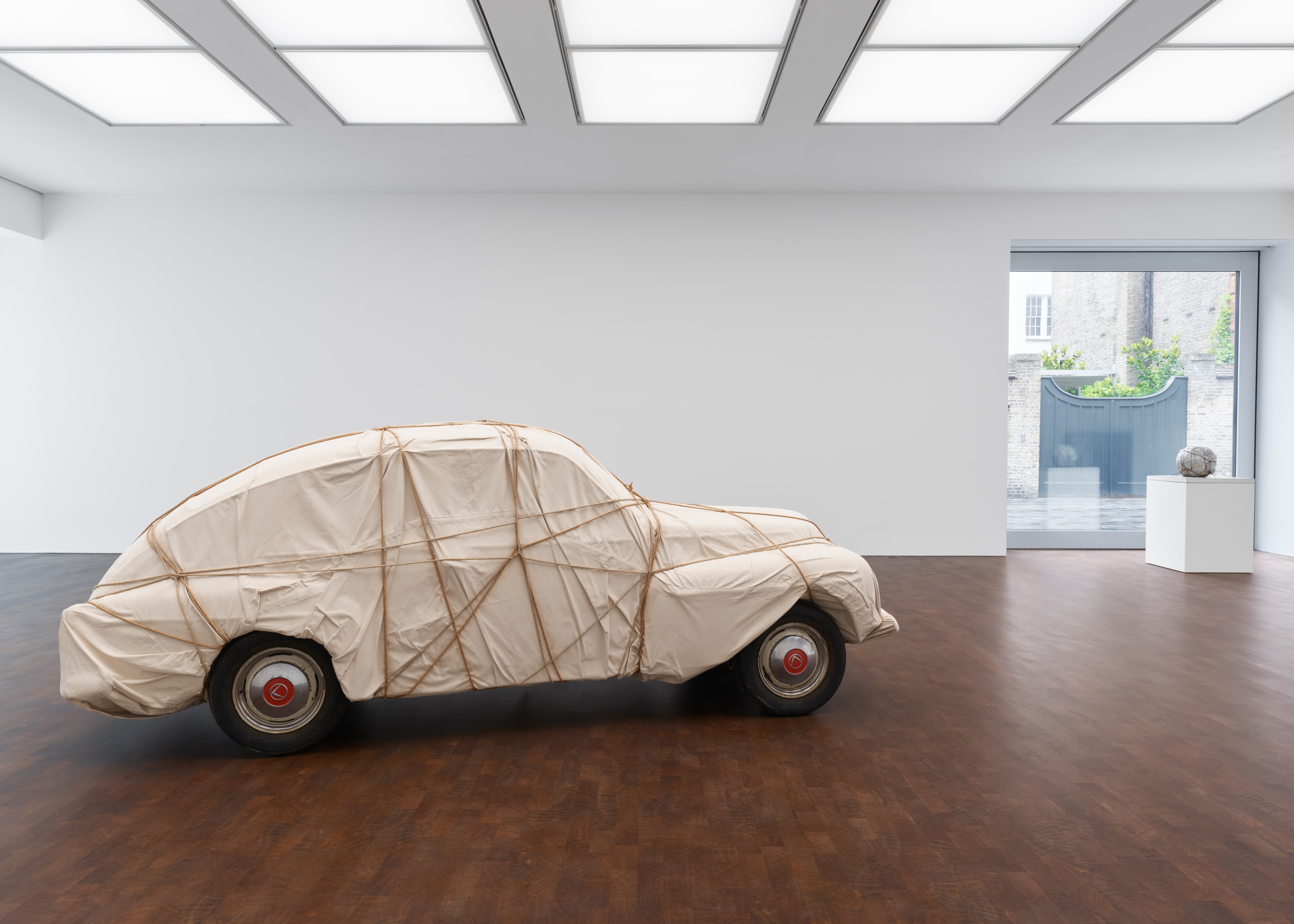 Installation view, Air, 2026. Artwork © Christo and Jeanne-Claude Foundation. Photo: Vladimir Yachachev. Courtesy of the artists and Gagosian.
