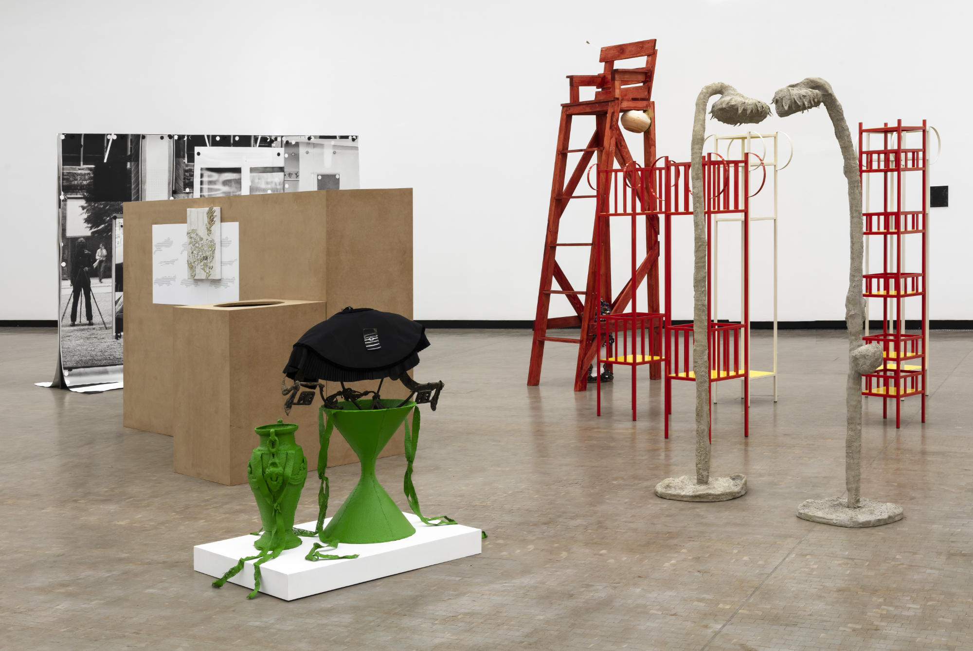 Installation view, Lebt und arbeitet in Wien, 2026. Courtesy of the artists and Kunsthalle Wien, Vienna.