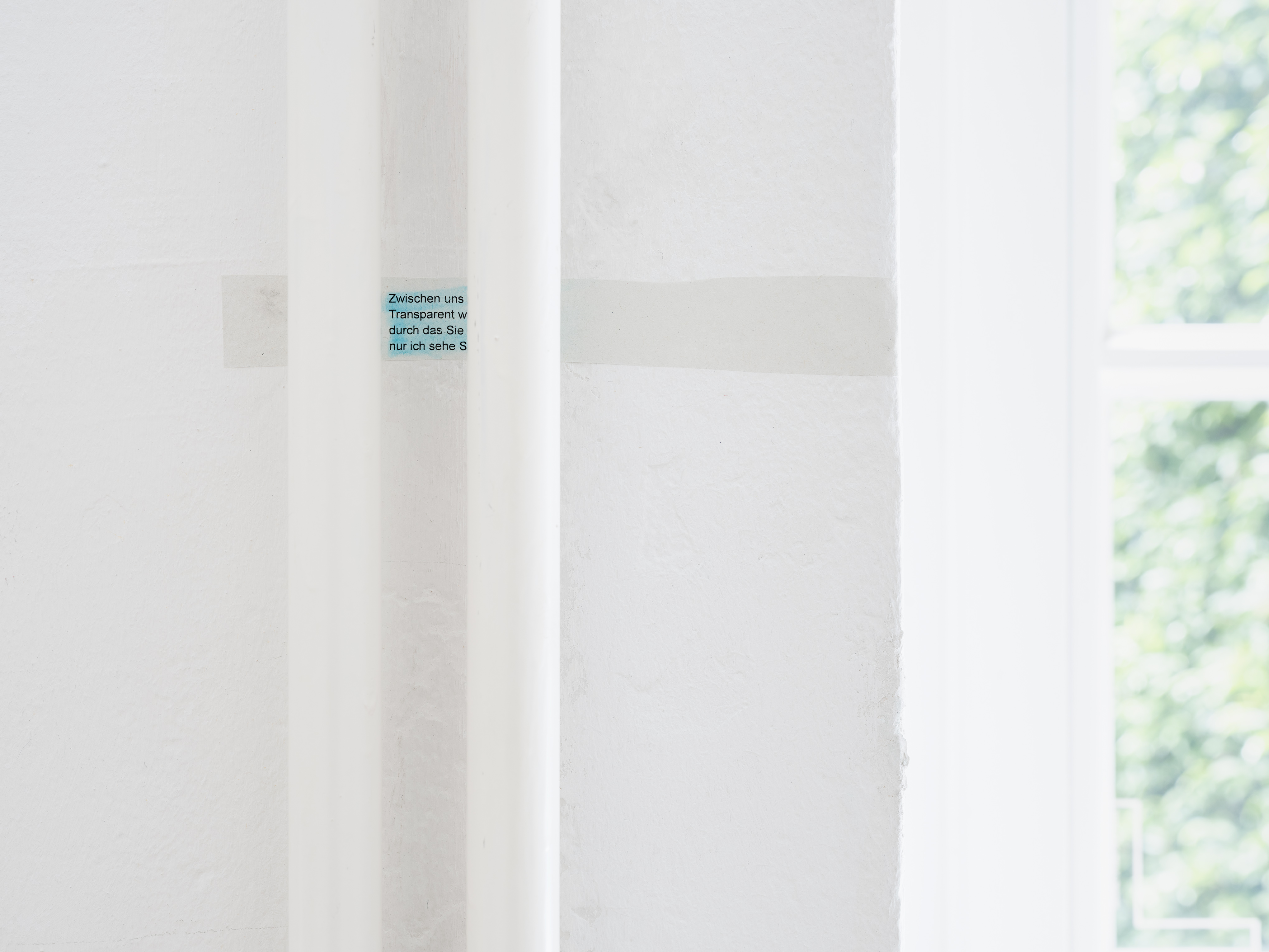 Luzie Meyer, Minutiae (detail), 2026. Installation view, read to/for | I read to sense the doubling of time, Kunstverein Bielefeld, 2026. Courtesy der Künstlerin | of the artist Photo: Fred Dott