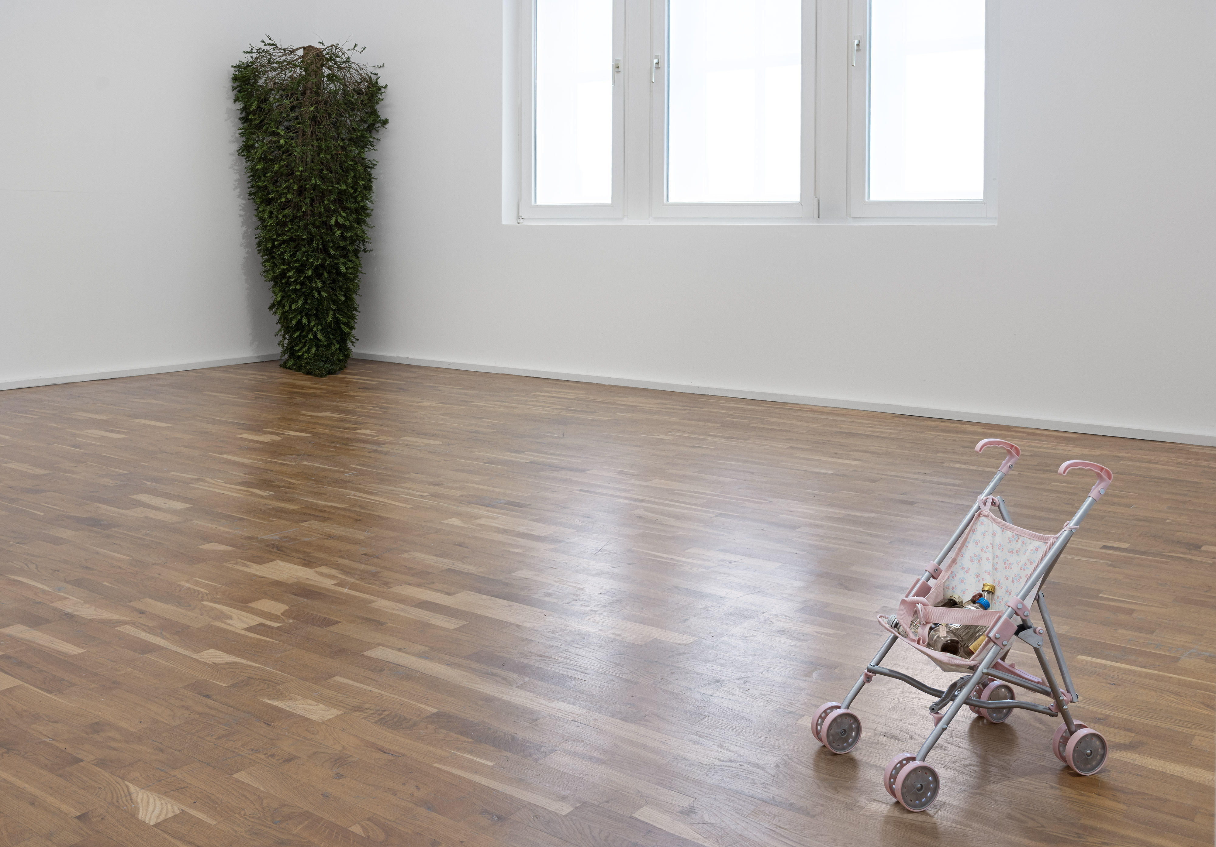 Installation view, The Social Life of Things, Works by Nina Beier, Bush, 2025, Old News, 2024, Courtesy the artist and Croy Nielsen Gallery, Vienna, Photo: Philipp Ottendörfer