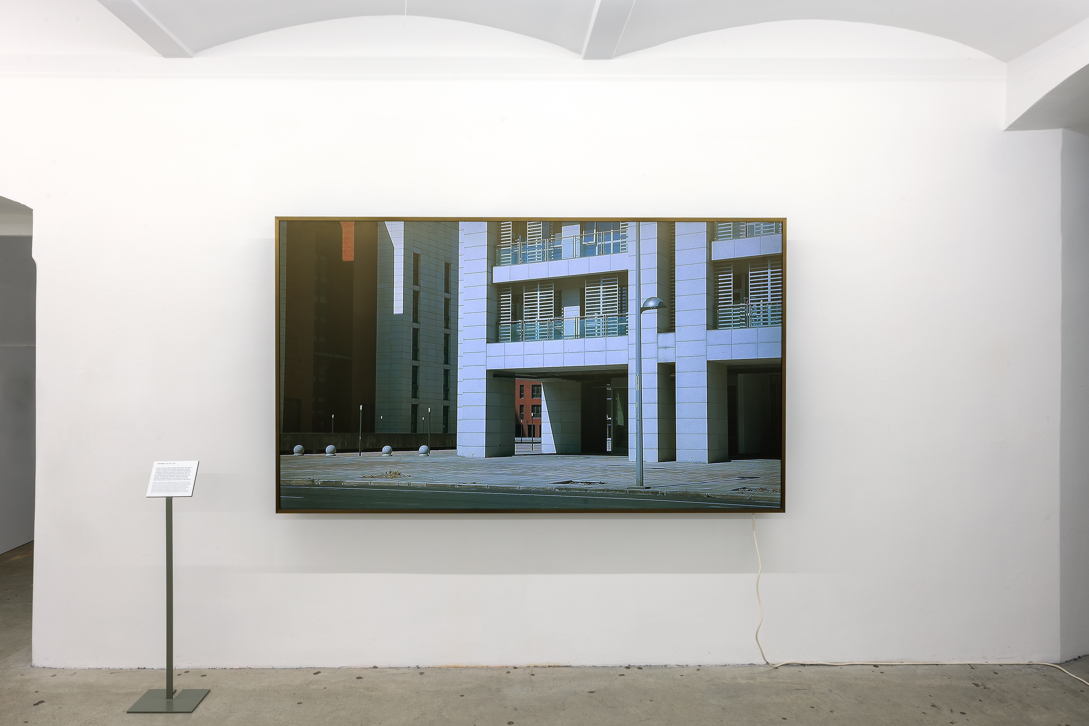 Installation view, Passants parmis les pierres, fjk3—Contemporary Art Space, Vienna, 2026. Photo: Lisa Rastl.