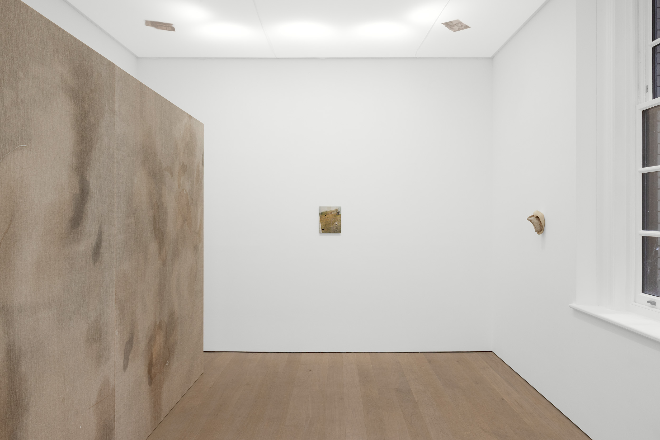 Installation view, Ian Waelder: insert (2026). Images courtesy of the artist, diez, Amsterdam and Modern Art, London. Copyright Ian Waelder. Photos by Modern Art.