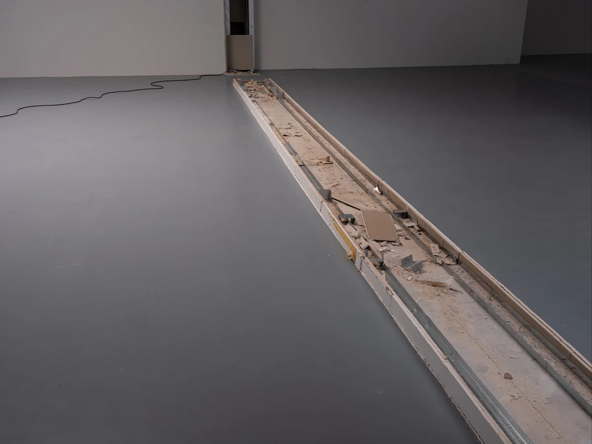 Dora Budor, MY ENERGY COMES FROM FREEDOM. Exhibition view, Bonner Kunstverein, 2026. Photo: Oskar Lee. Courtesy the artist and Galerie Molitor, Berlin.