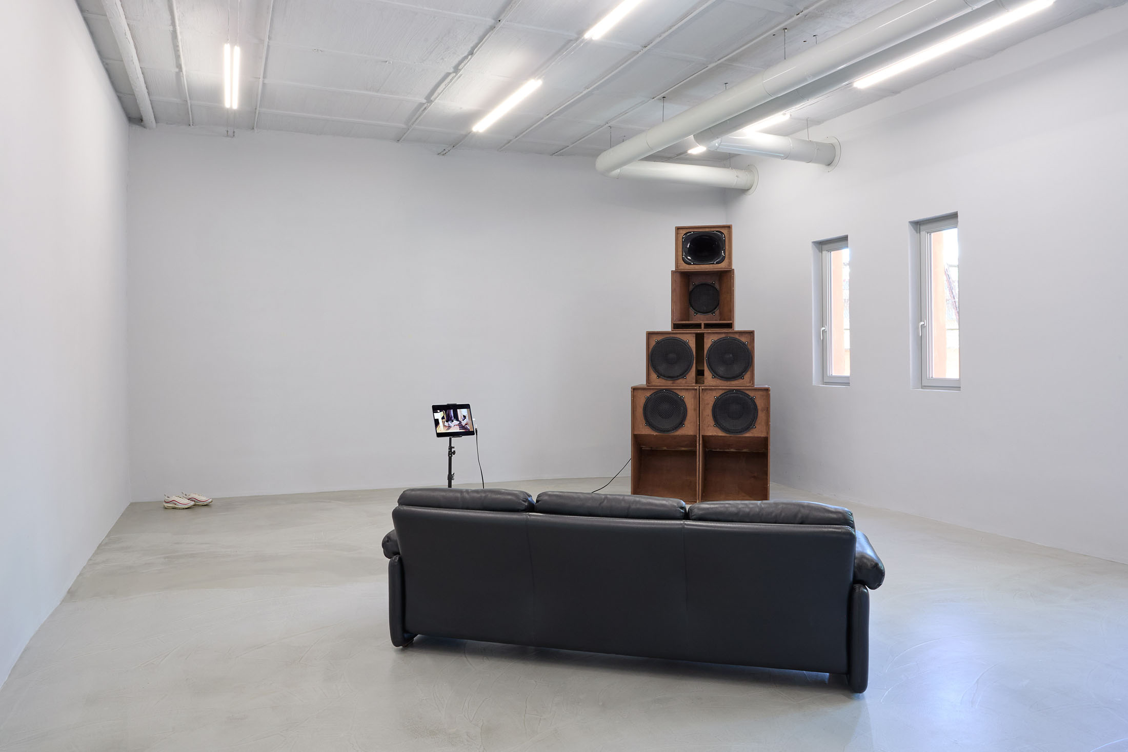 Installation view, Hidden Noise: Sonitus Occulti, Villa Lontana, Roma, 2026. Photo: Simon d’Exéa Installation view, Hidden Noise: Sonitus Occulti, Villa Lontana, Roma, 2026. Photo: Simon d’Exéa