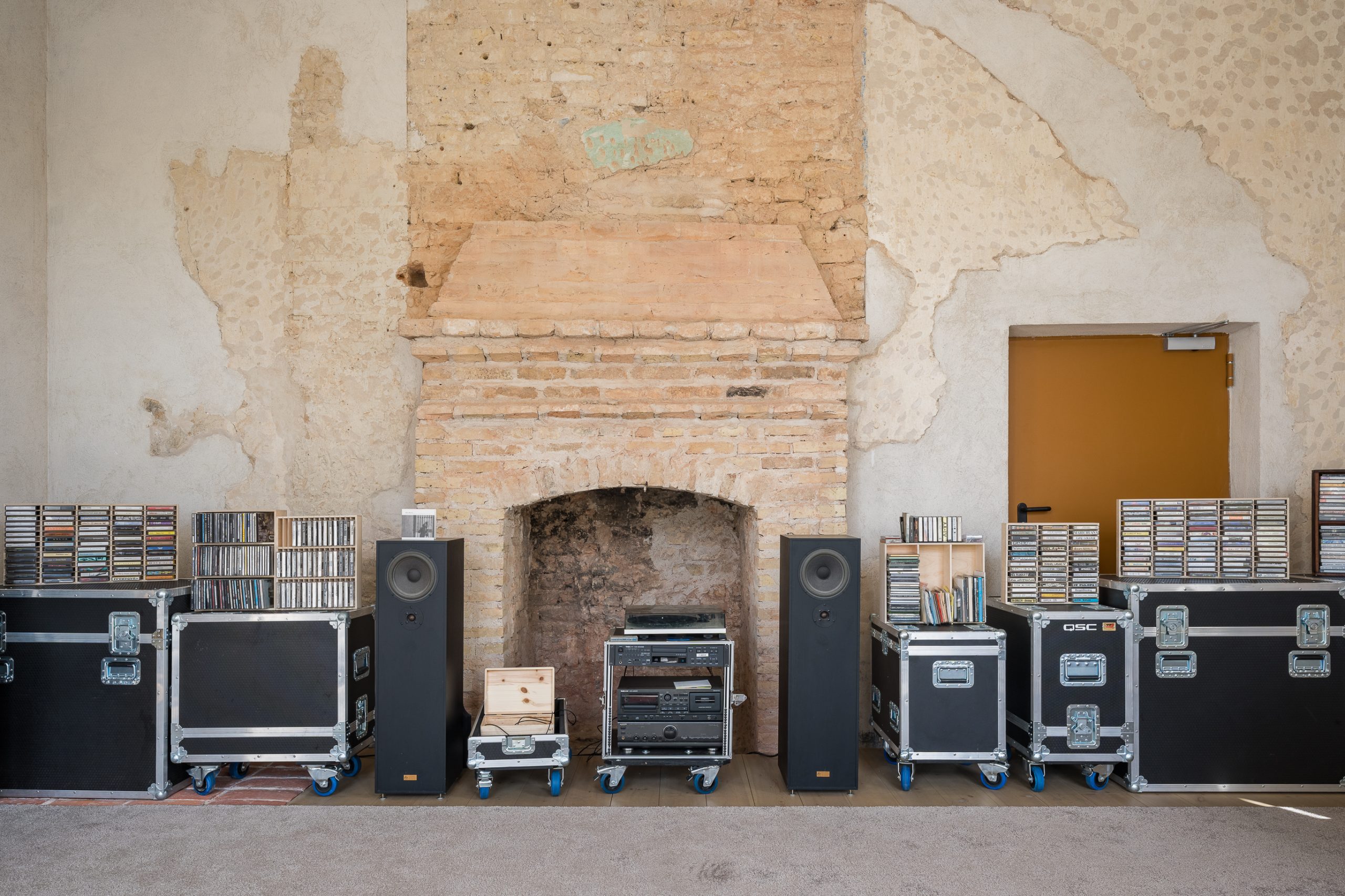 “Sound Room” – media library and meeting space. Curators – Vladas Dieninis ir Benas Trakimas (“Method, Sound & Silence”, SODAS 2123). Sapieha Palace, Vilnius, 2026. Photo by Andrej Vasilenko