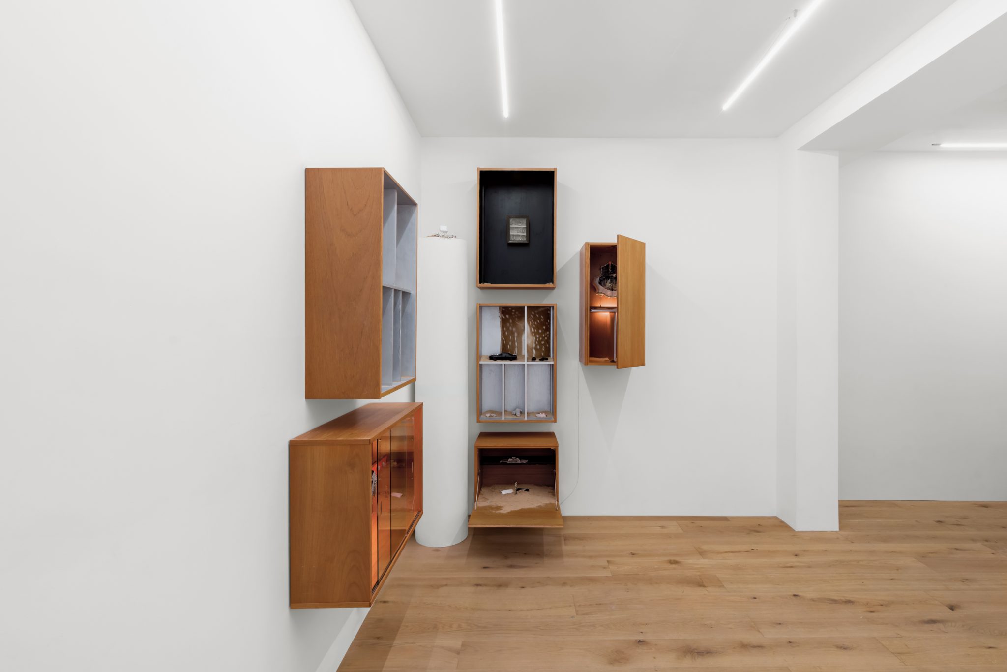 Installation view, DeSe Escobar: Pep Rally (2026). Courtesy of the artist and Galerina, London.