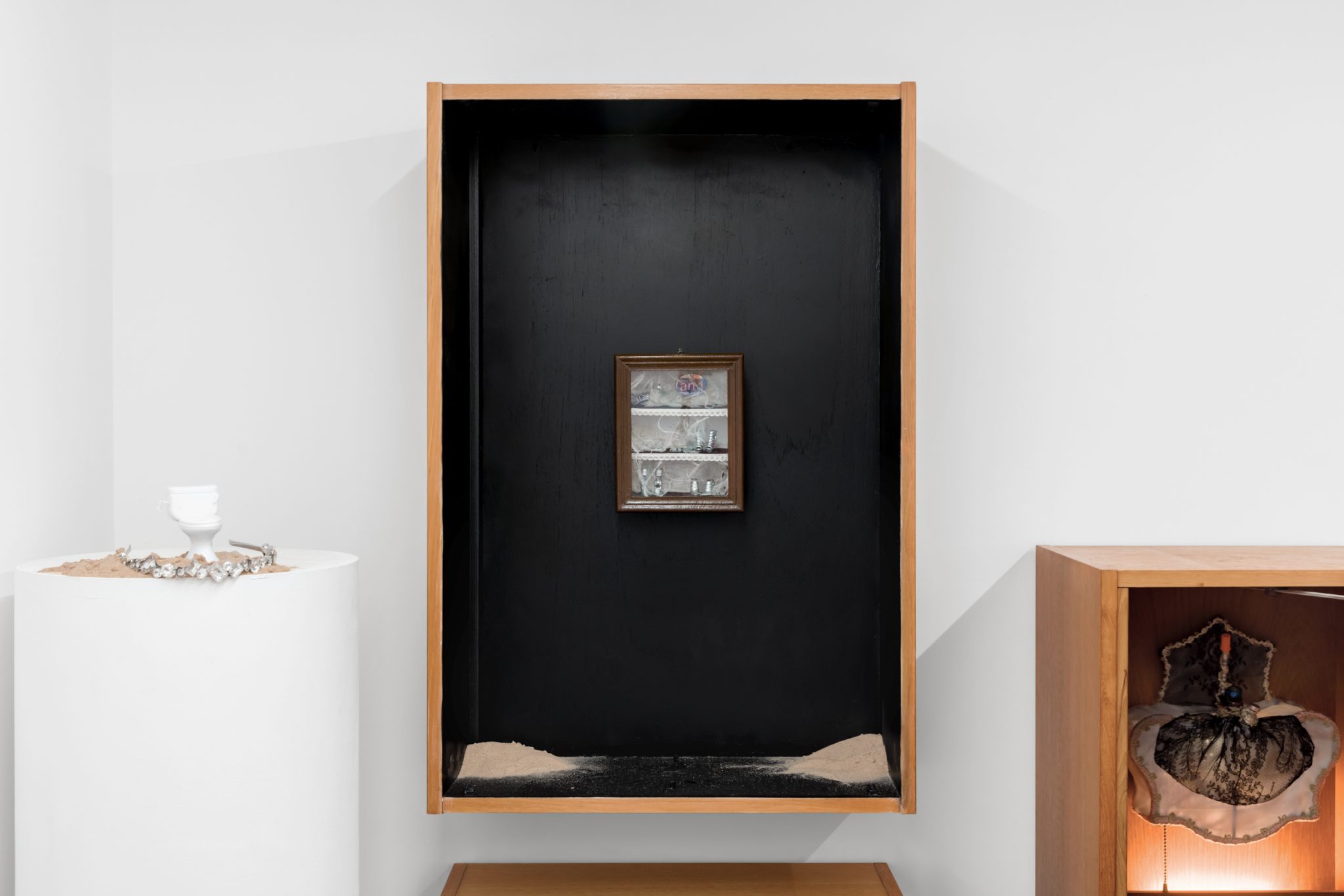 Installation view, DeSe Escobar: Pep Rally (2026). Courtesy of the artist and Galerina, London.