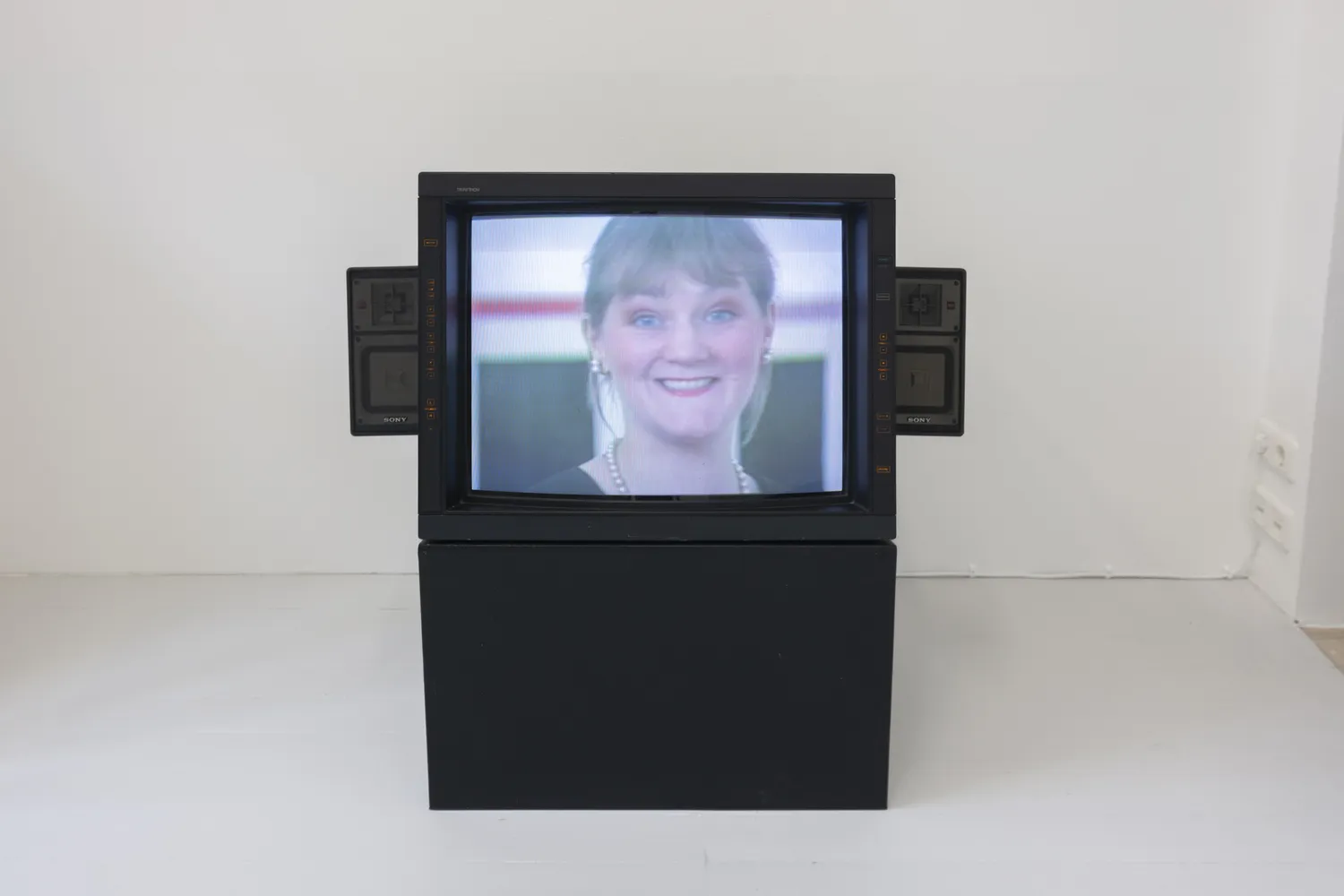 Andrea Fraser 'May I Help You?', 1991. Single-channel video, colour, sound, 20 min 7 s. © Andrea Fraser. Photo: Esteban Pérez. Courtesy of the artist and 71.