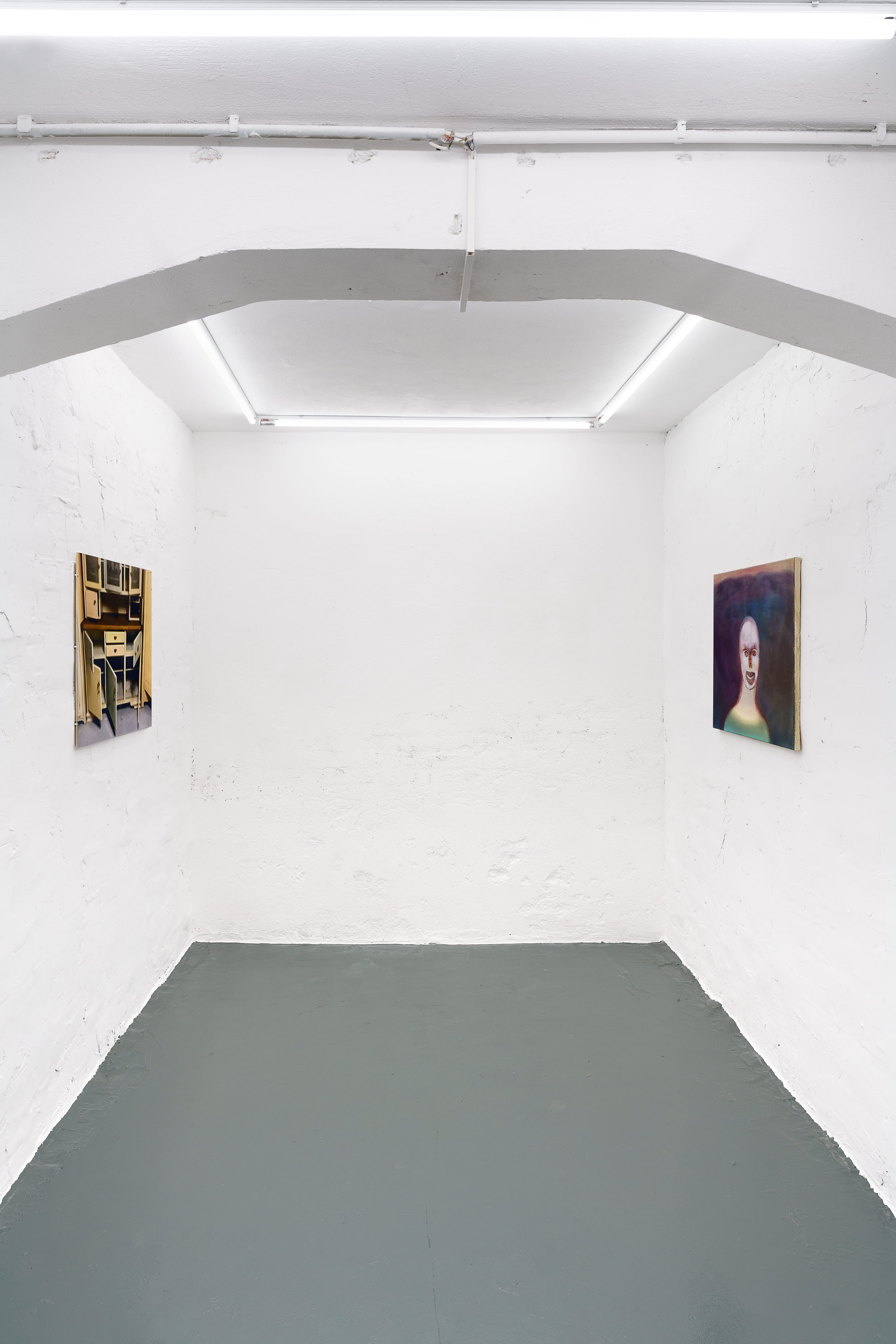 Installation view, Mirror Head (2026). Courtesy of the artists and FLAT$, Düsseldorf. Photography by Jana Buch.