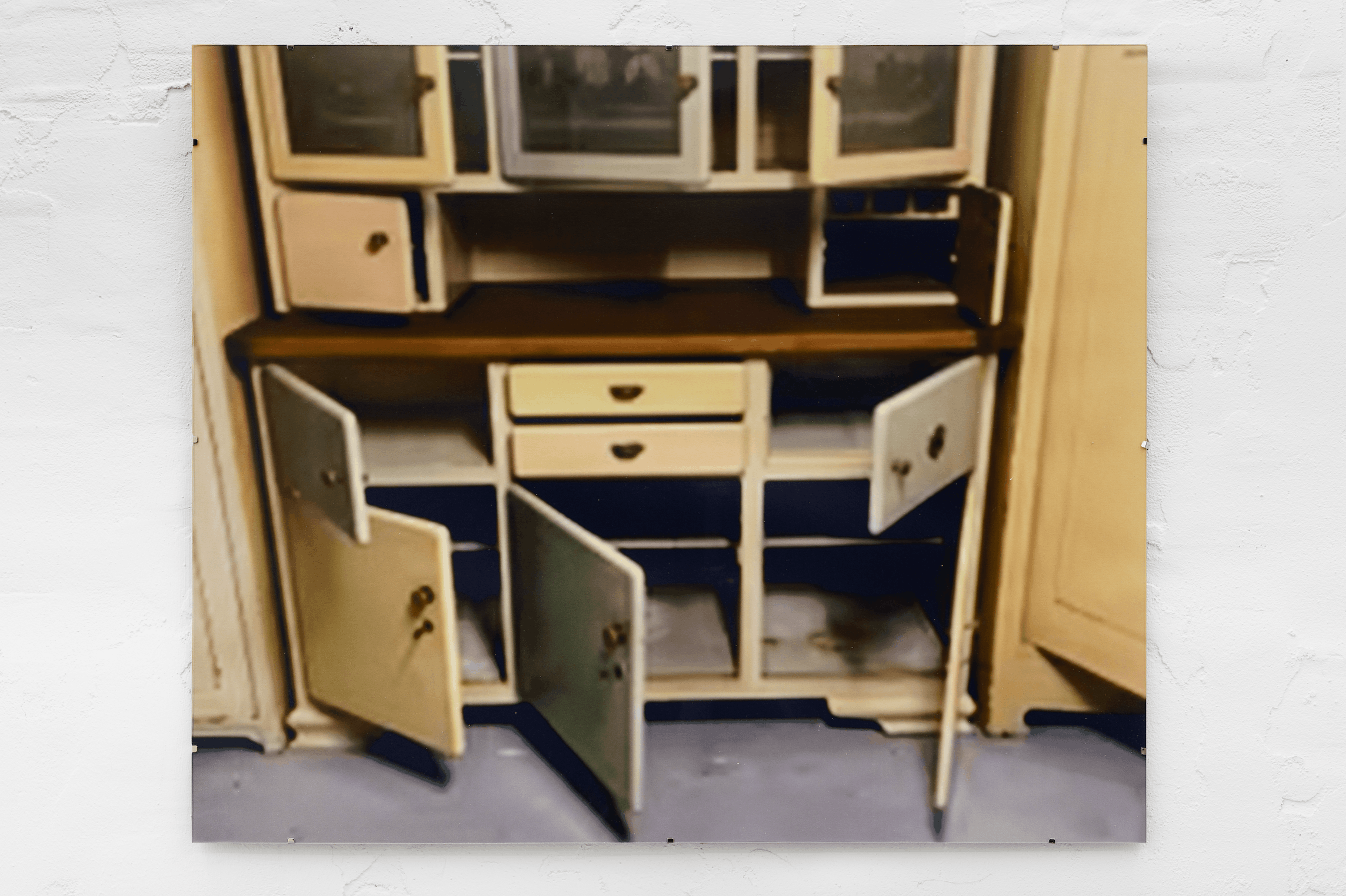 Installation view, Mirror Head (2026). Courtesy of the artists and FLAT$, Düsseldorf. Photography by Jana Buch.