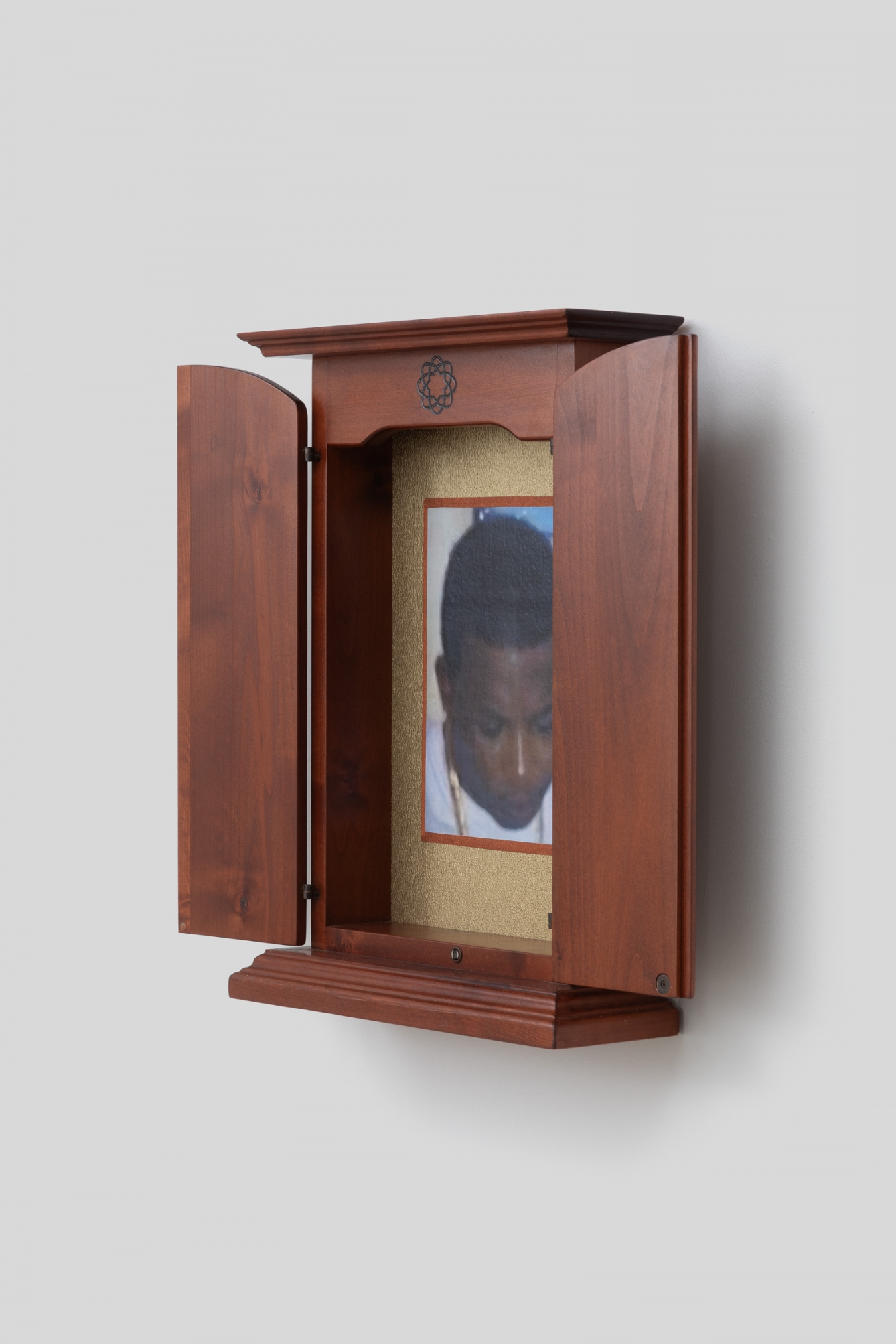 Ladji Diaby, Altar 2, 2026, buddhist altar, inkjet print, glossy adhesive tape, 58,5 × 64,5 × 14,5 cm. Courtesy of the artist and Crèvecœur.
