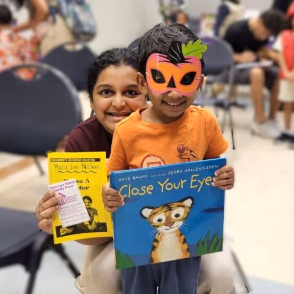 Para los Niños Presents Spooky Storytimes