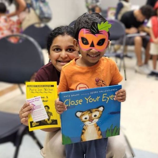 Para los Niños Presents Spooky Storytimes