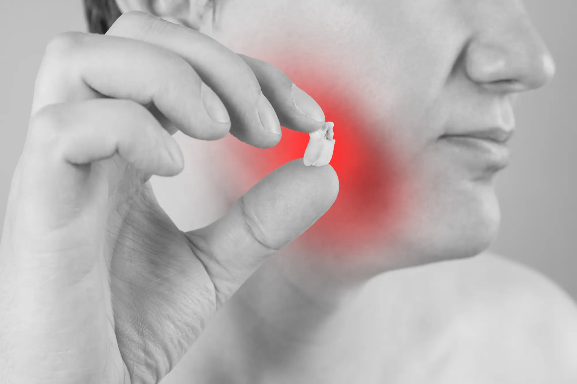 Will the ER Pull a Tooth, or Should I See an Emergency Dentist?