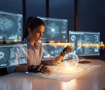 Profissional com luvas tecnológicas controla globo digital.