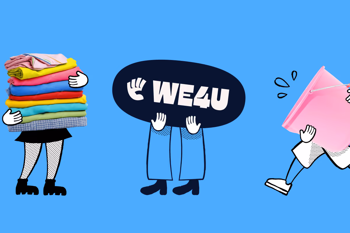 Illustratie van drie figuren op een blauwe achtergrond: links een figuur die een stapel kleurrijke kleding draagt, midden een figuur die het We4U-logo vasthoudt, rechts een figuur die een roze emmer draagt.