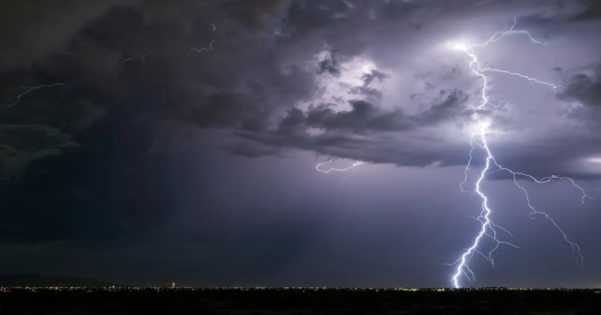 An image of a lightening strike at night