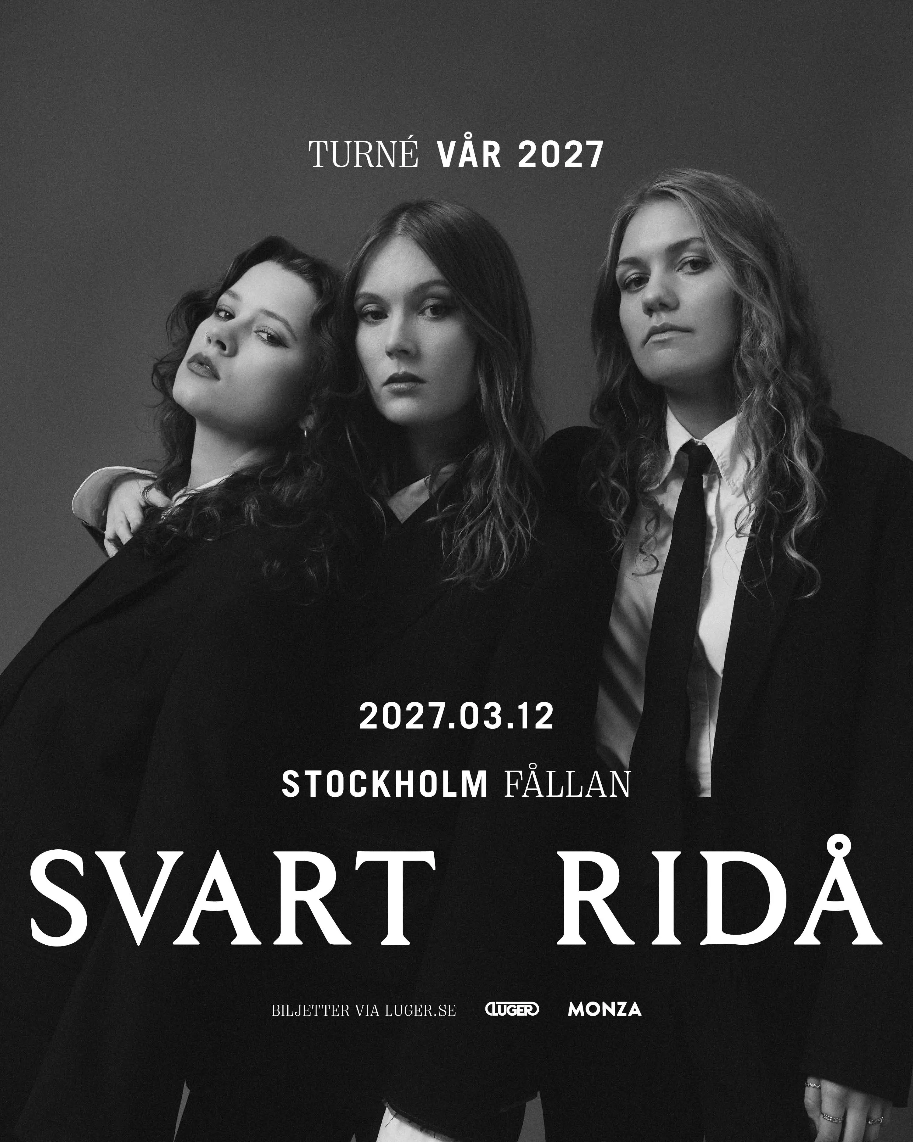 Svart Ridå