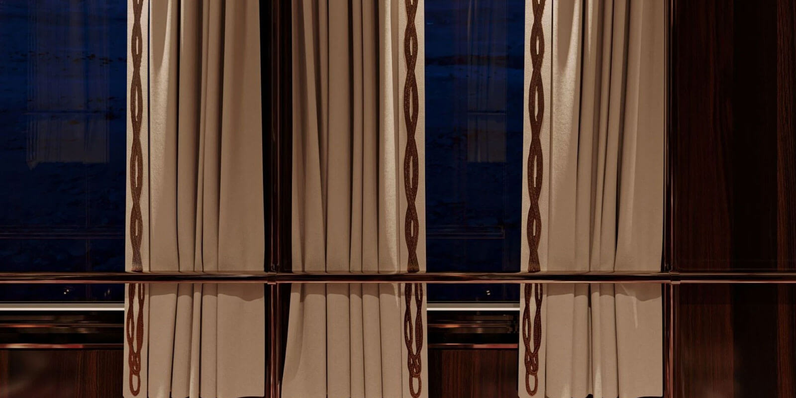 L'Orient Express Inside