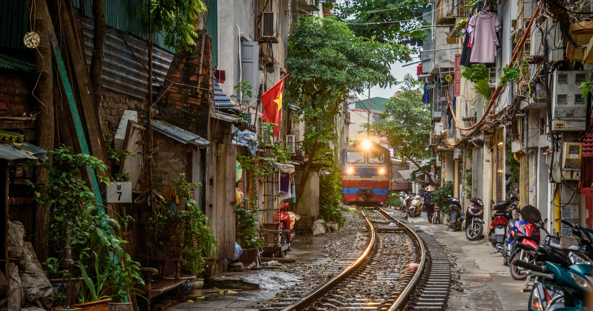 SJourney Train Vietnam