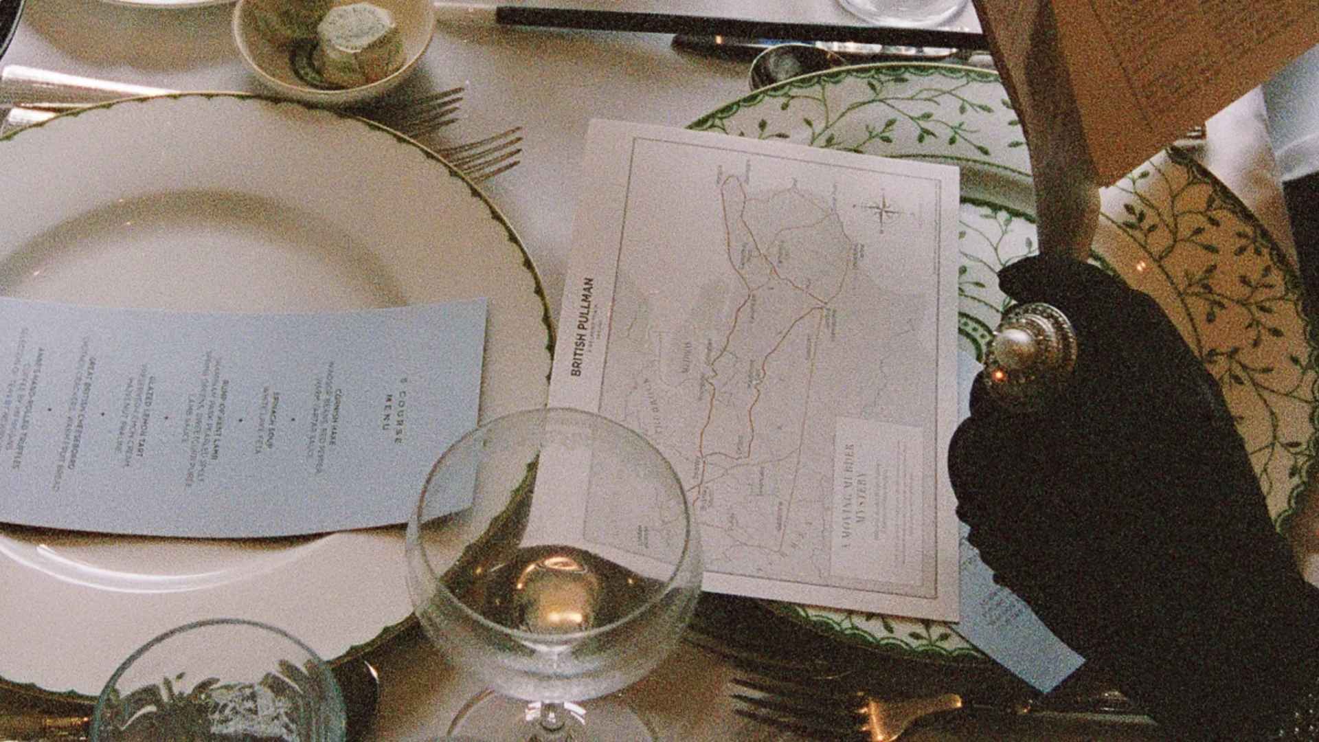 Dinner on the British Pullman with an interactive Murder Mystery