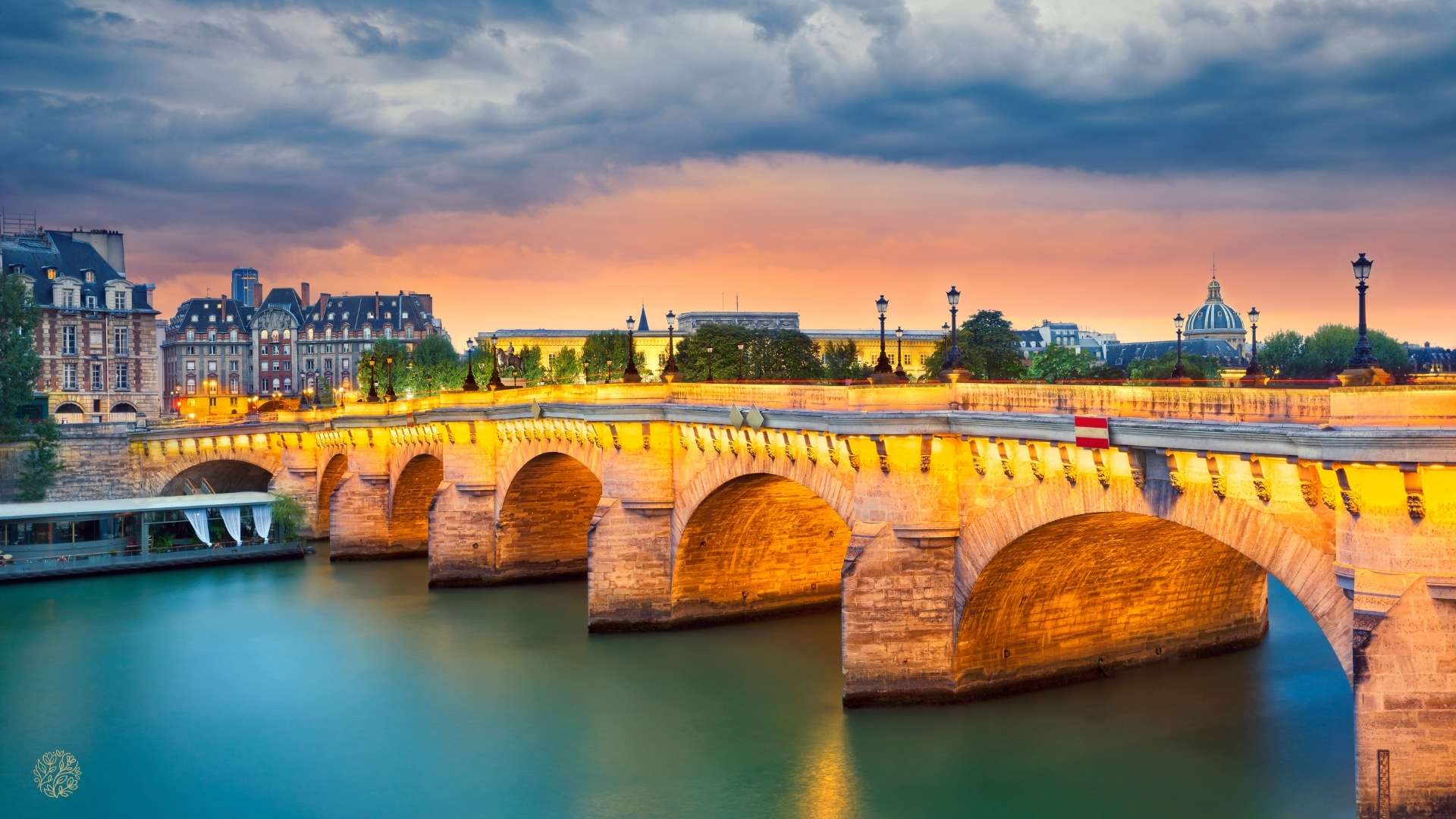 Paris Travel Guide