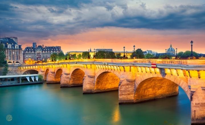 Paris Travel Guide