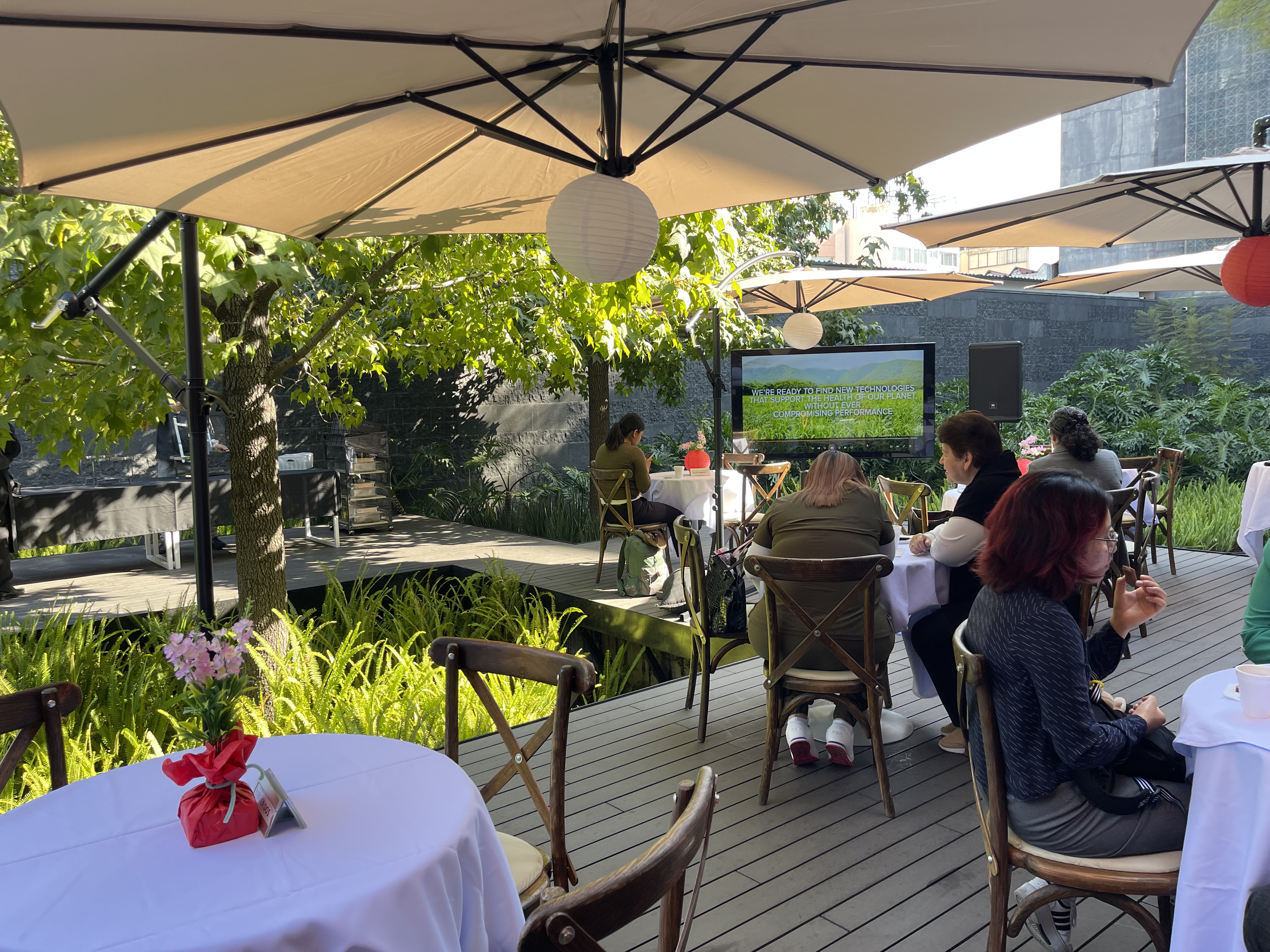 Oficinas amuebladas CDMX by CREA