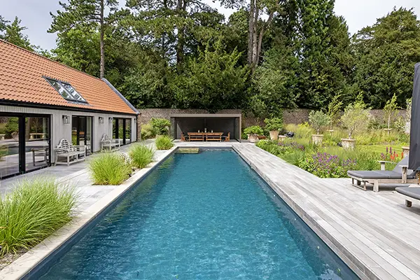 Living Pool