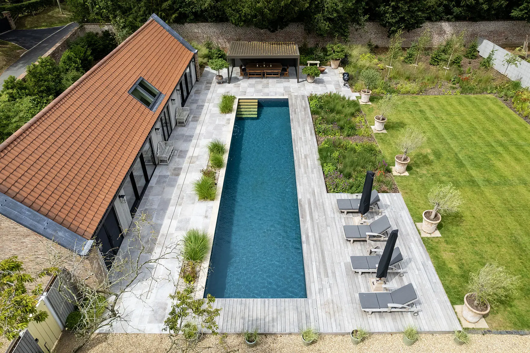 Living Pool
