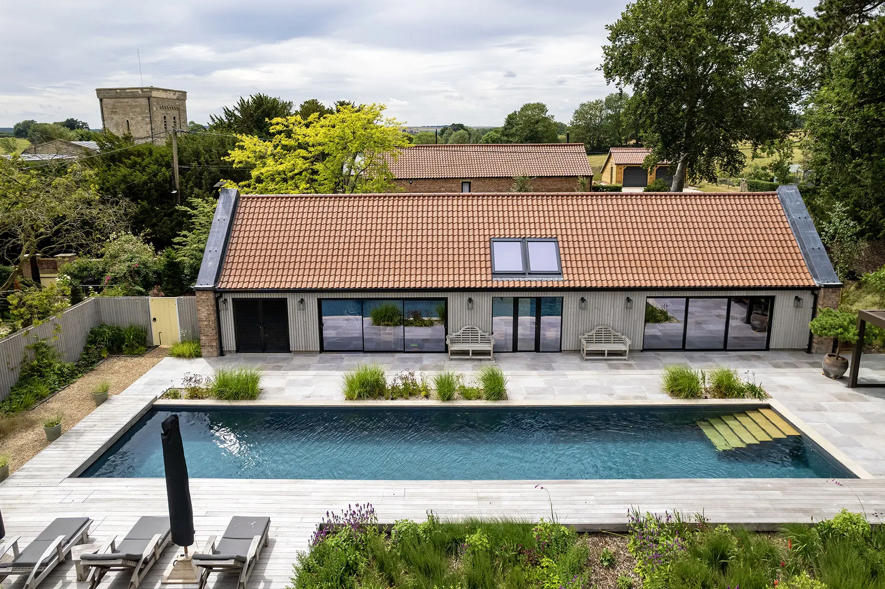 Living Pool 
